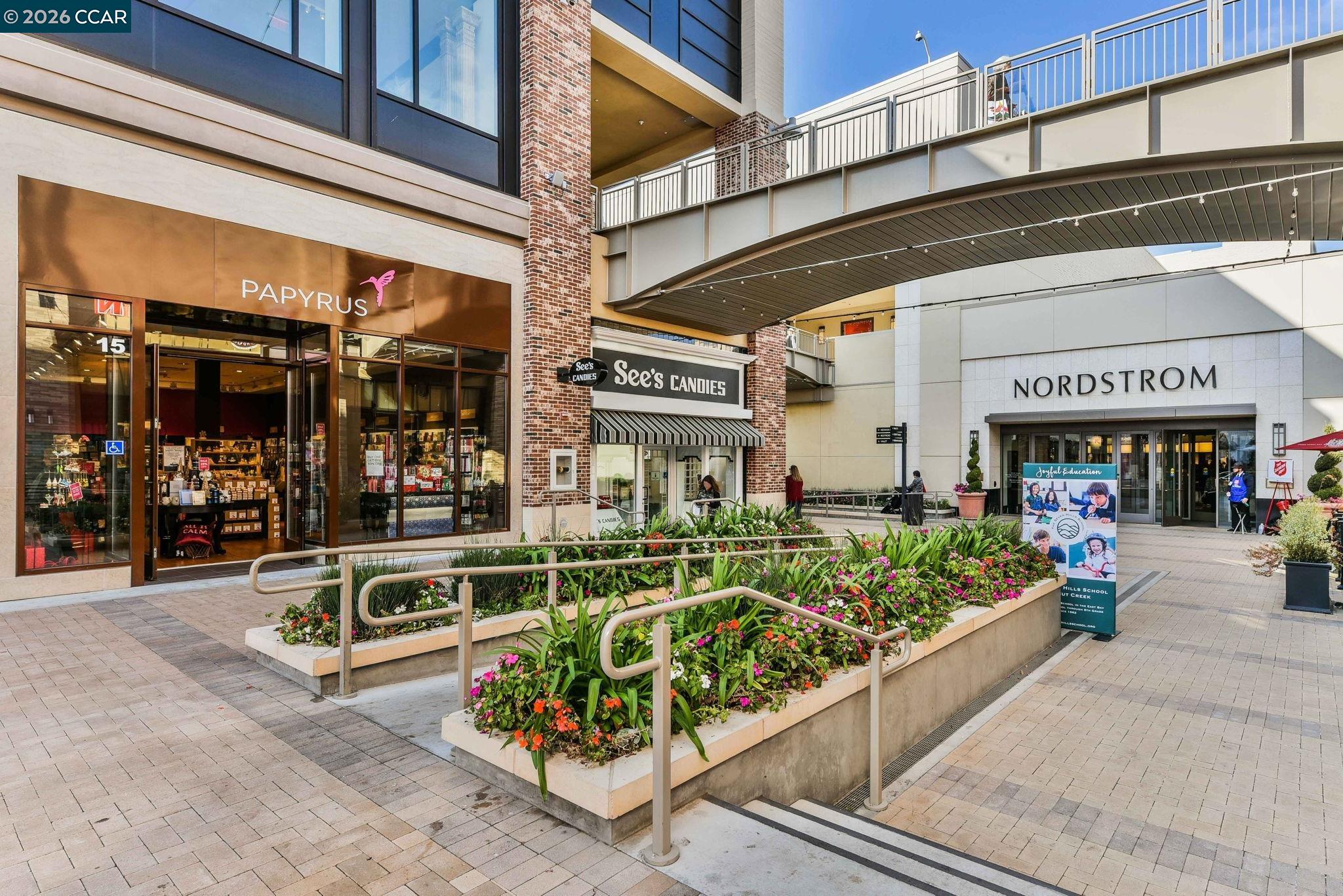 Detail Gallery Image 19 of 26 For 1680 San Miguel Dr, Walnut Creek,  CA 94596 - 1 Beds | 1/1 Baths