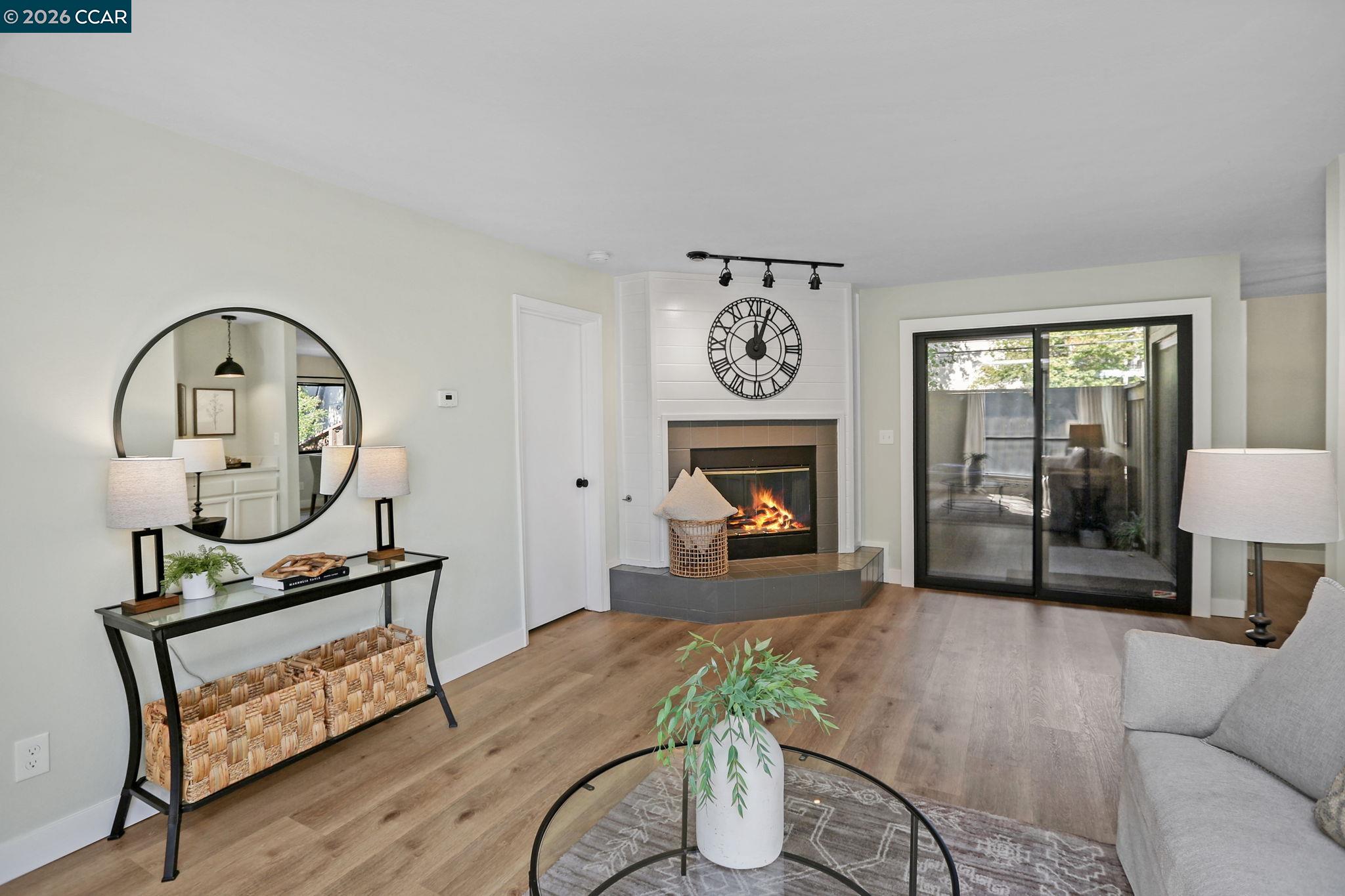 Detail Gallery Image 3 of 26 For 1680 San Miguel Dr, Walnut Creek,  CA 94596 - 1 Beds | 1/1 Baths
