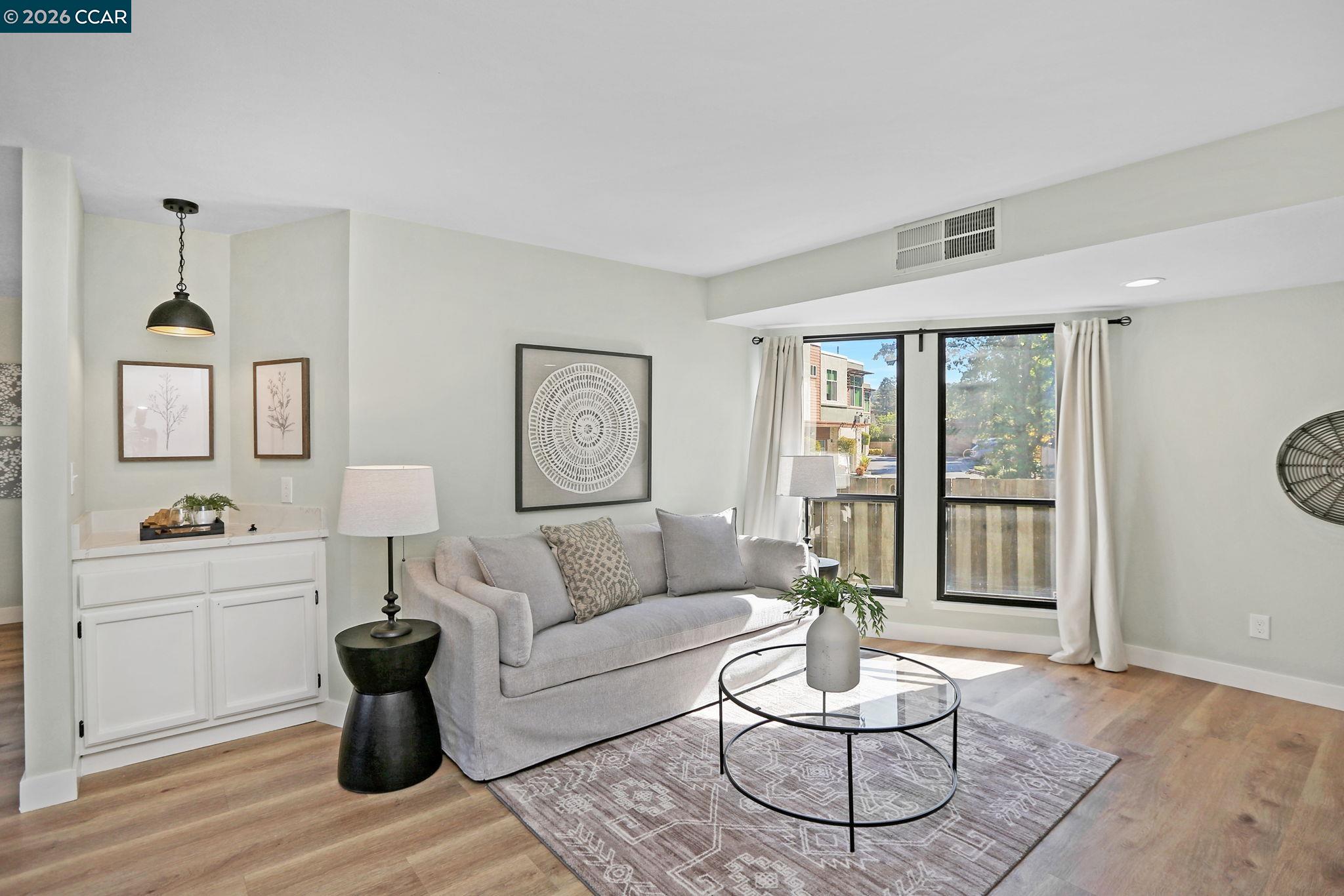 Detail Gallery Image 4 of 26 For 1680 San Miguel Dr, Walnut Creek,  CA 94596 - 1 Beds | 1/1 Baths