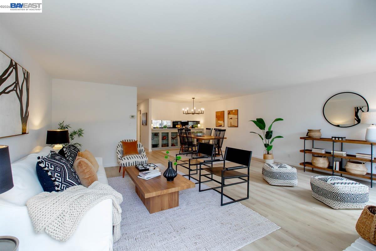 Front Image Thumbnail for BE41123448