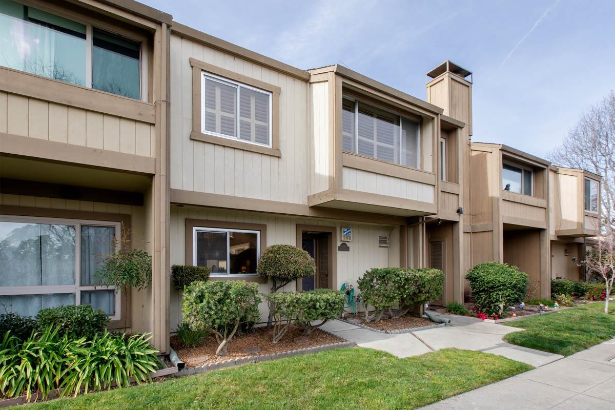 Detail Gallery Image 2 of 60 For 1160 Marianas Ln, Alameda,  CA 94502 - 3 Beds | 2/1 Baths