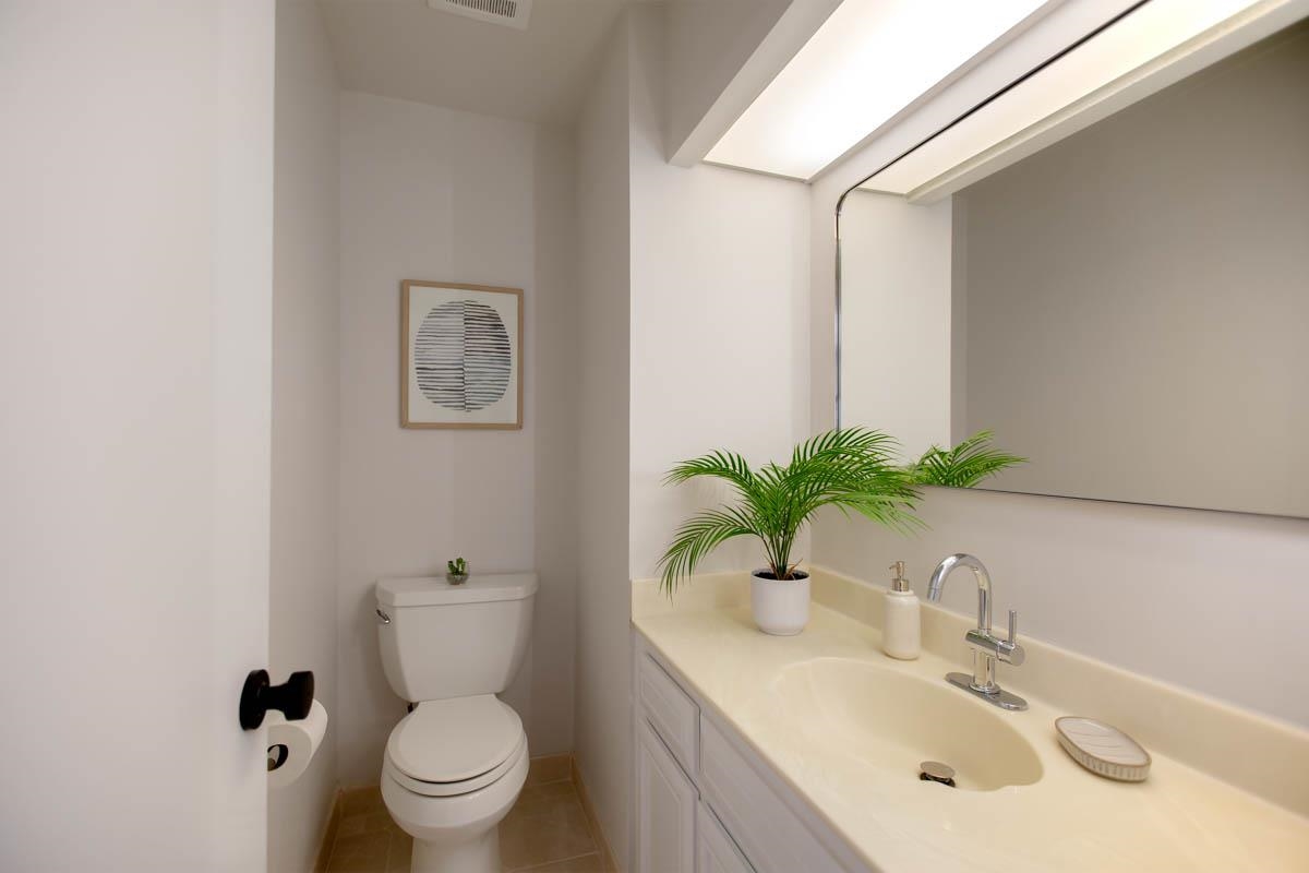 Detail Gallery Image 23 of 60 For 1160 Marianas Ln, Alameda,  CA 94502 - 3 Beds | 2/1 Baths