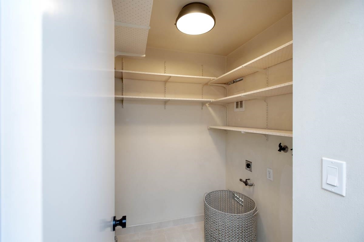 Detail Gallery Image 24 of 60 For 1160 Marianas Ln, Alameda,  CA 94502 - 3 Beds | 2/1 Baths