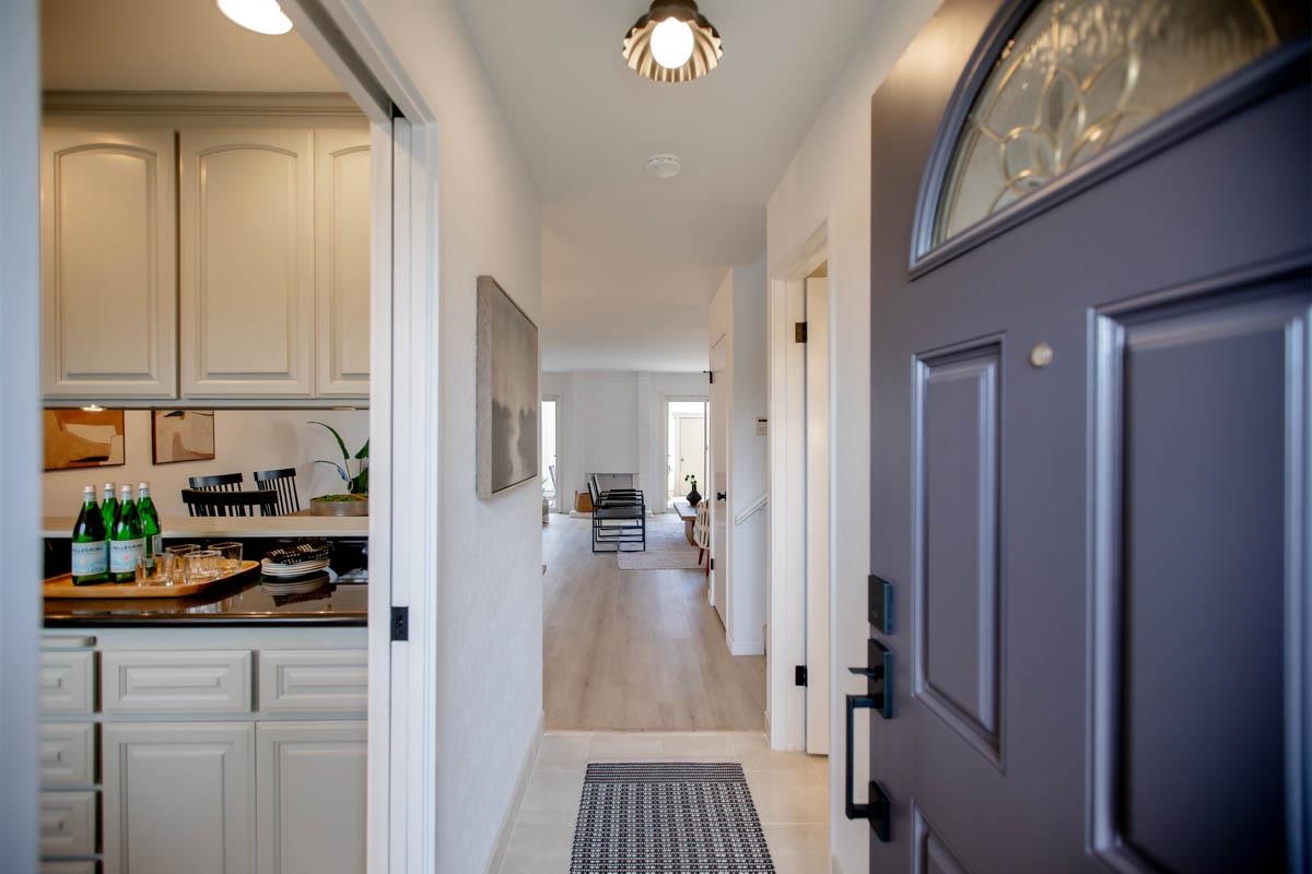 Detail Gallery Image 4 of 60 For 1160 Marianas Ln, Alameda,  CA 94502 - 3 Beds | 2/1 Baths