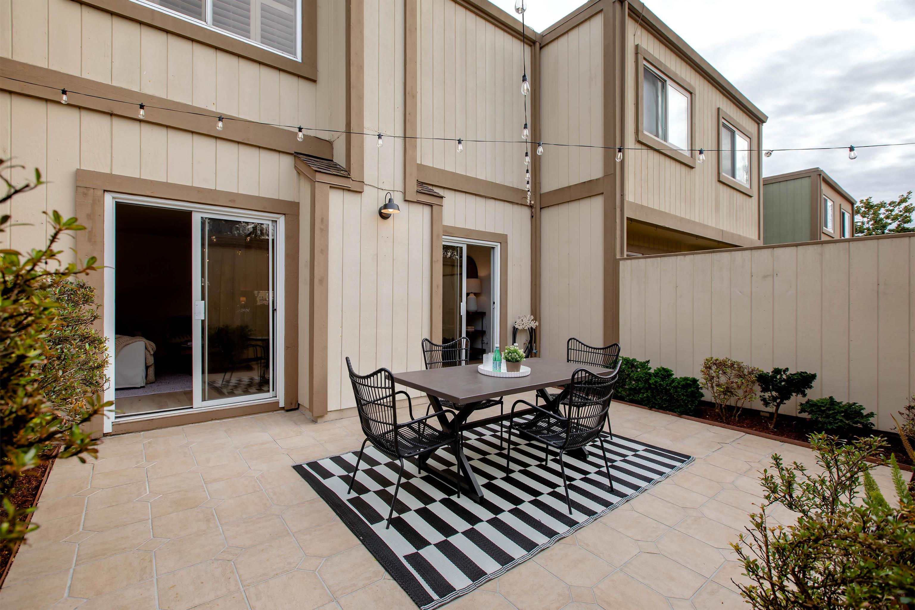 Detail Gallery Image 37 of 60 For 1160 Marianas Ln, Alameda,  CA 94502 - 3 Beds | 2/1 Baths