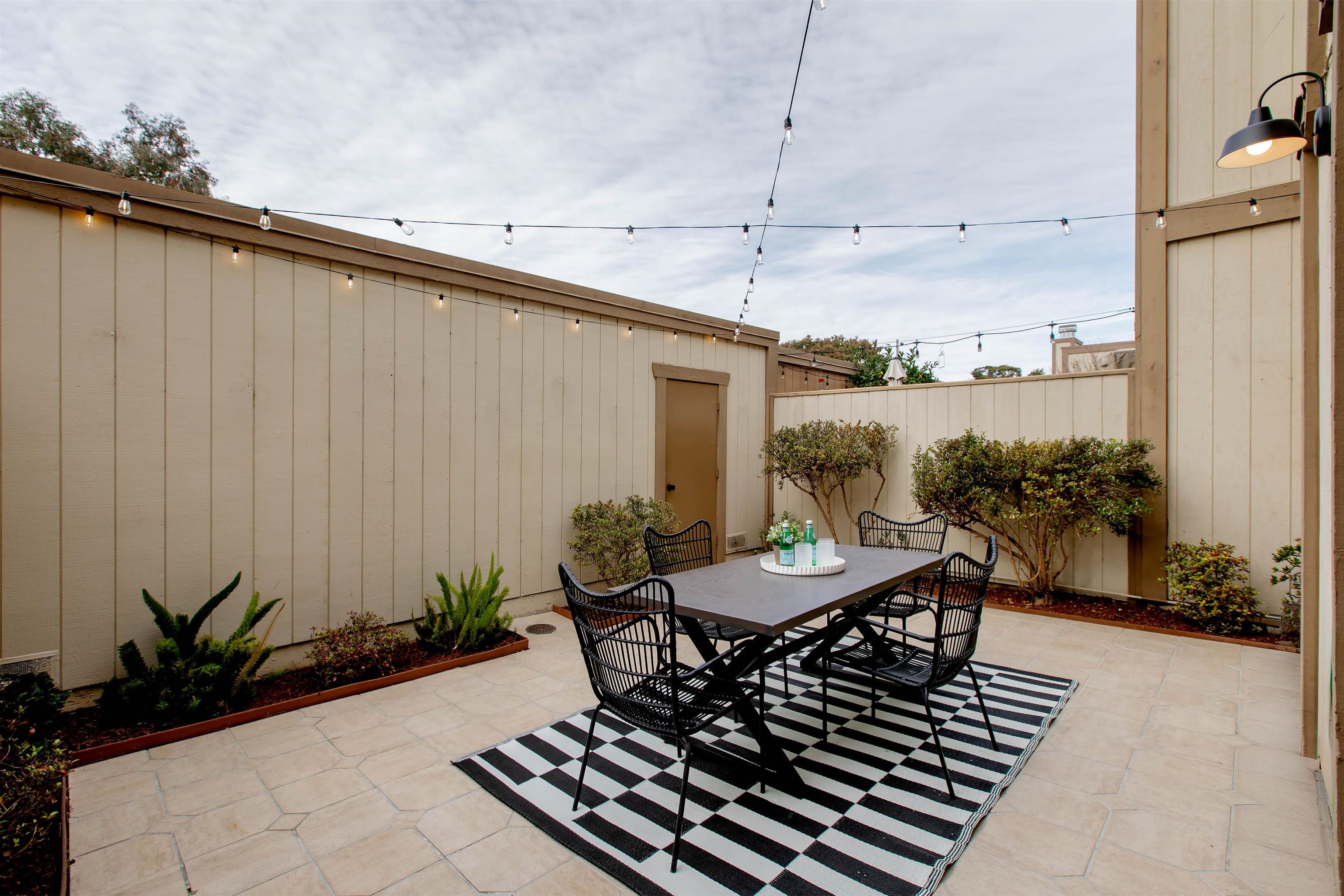 Detail Gallery Image 38 of 60 For 1160 Marianas Ln, Alameda,  CA 94502 - 3 Beds | 2/1 Baths