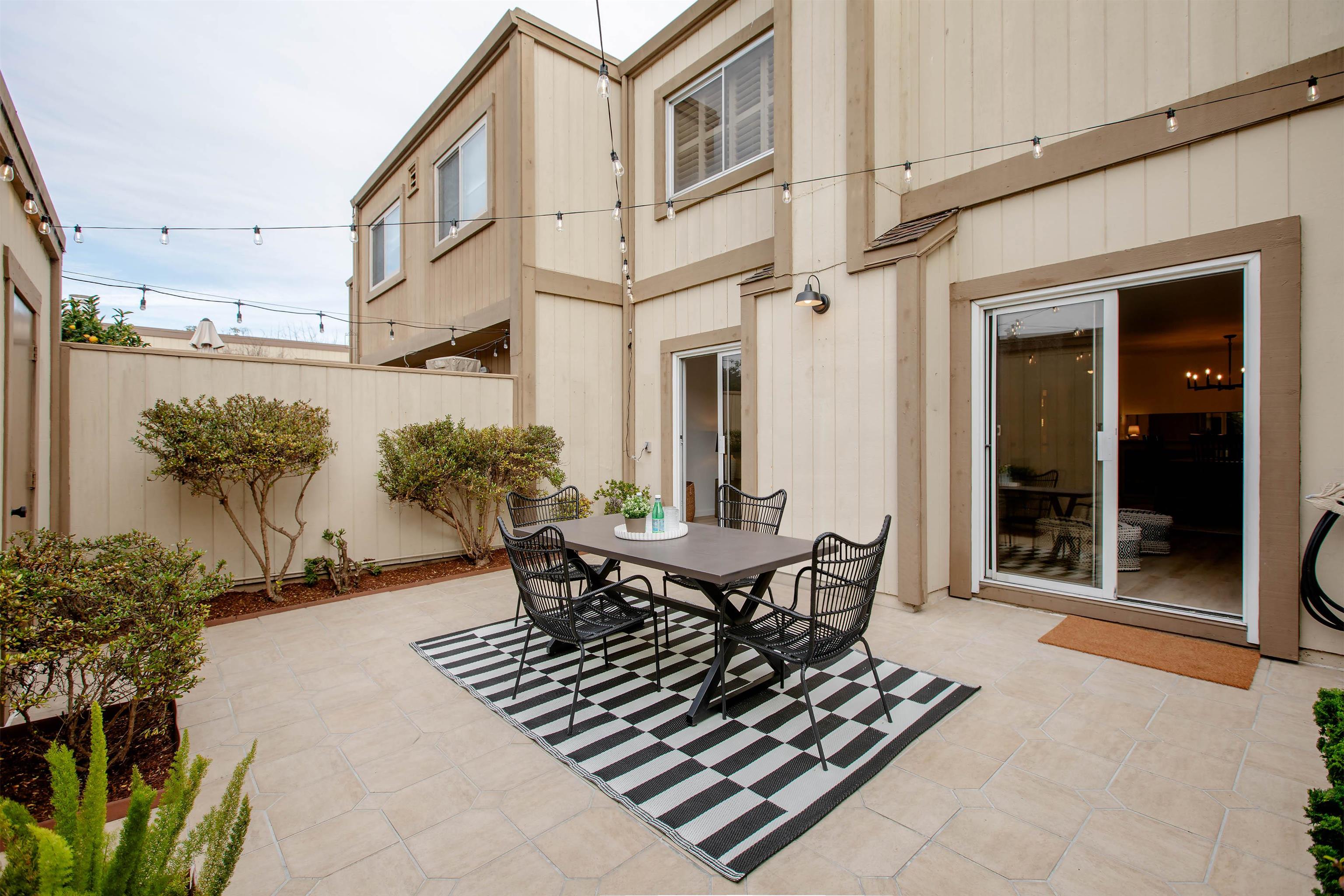 Detail Gallery Image 39 of 60 For 1160 Marianas Ln, Alameda,  CA 94502 - 3 Beds | 2/1 Baths