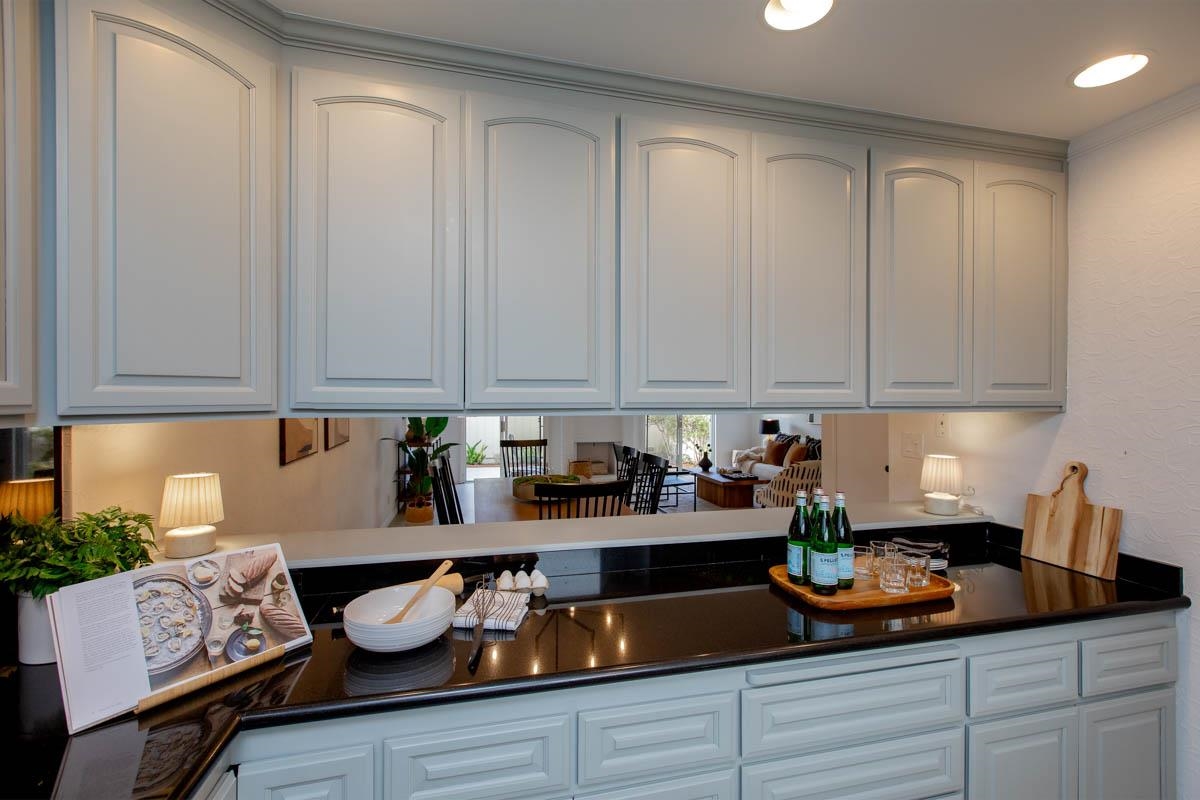 Detail Gallery Image 9 of 60 For 1160 Marianas Ln, Alameda,  CA 94502 - 3 Beds | 2/1 Baths