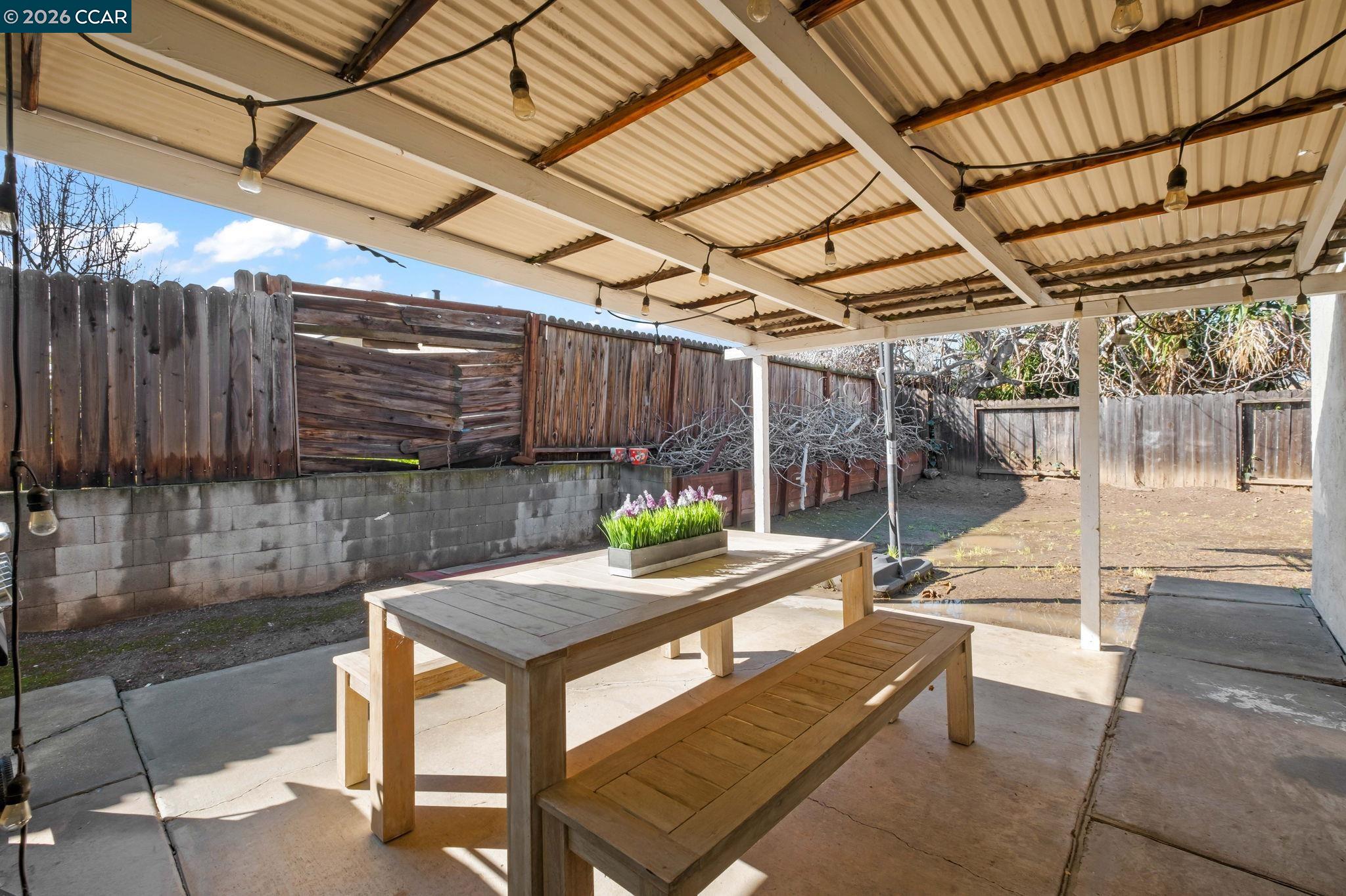 Detail Gallery Image 17 of 24 For 229 E Catamaran Cir, Pittsburg,  CA 94565 - 3 Beds | 2 Baths