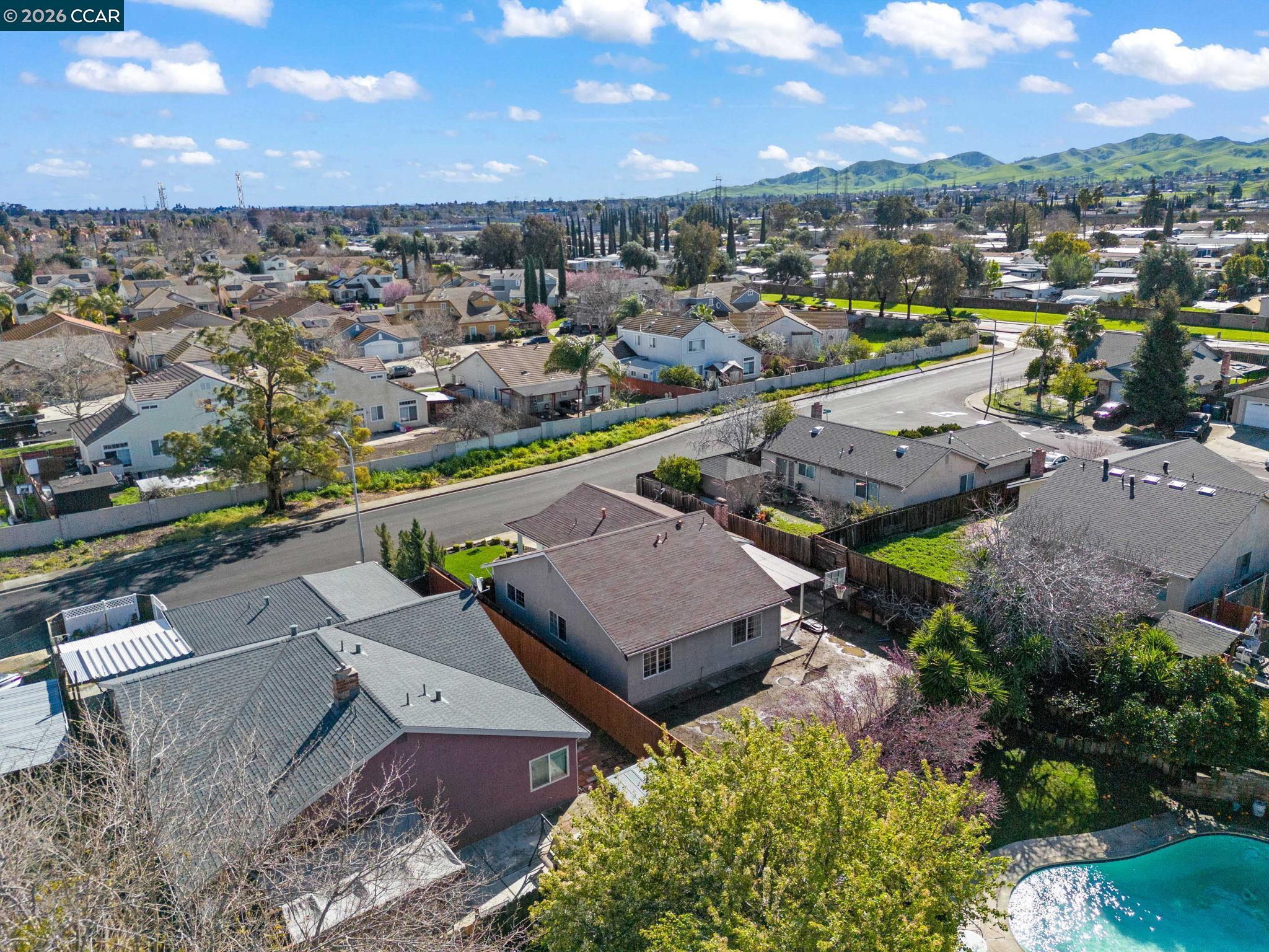 Detail Gallery Image 24 of 24 For 229 E Catamaran Cir, Pittsburg,  CA 94565 - 3 Beds | 2 Baths