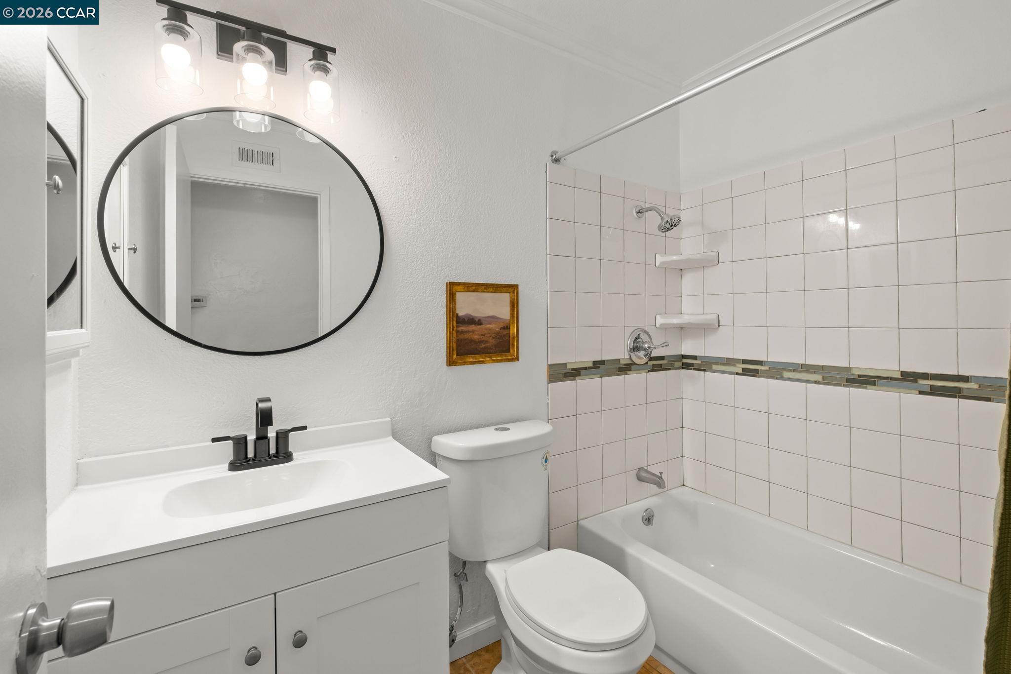 Detail Gallery Image 7 of 24 For 229 E Catamaran Cir, Pittsburg,  CA 94565 - 3 Beds | 2 Baths