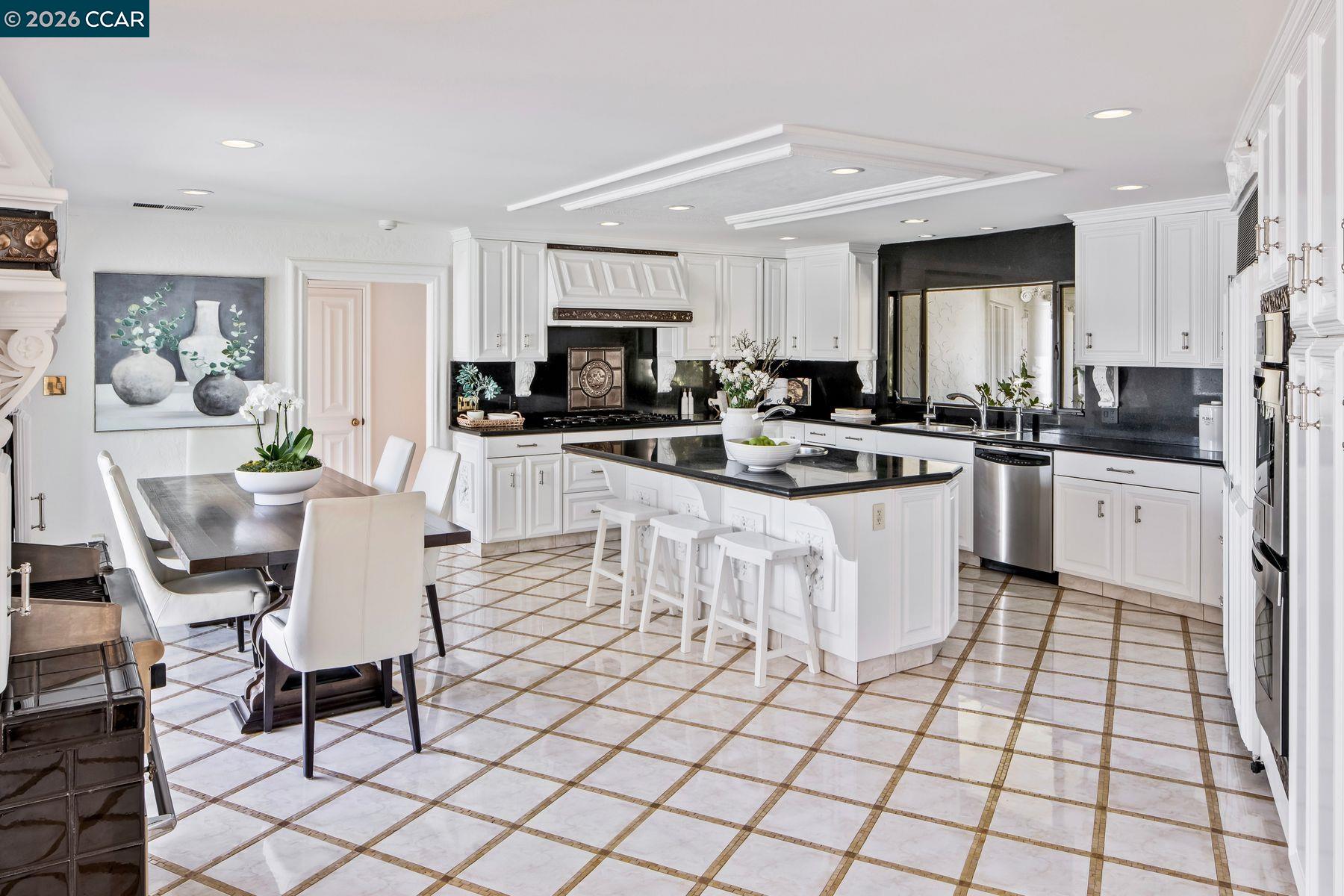 Detail Gallery Image 20 of 60 For 4146 Canyon Rd, Lafayette,  CA 94549 - 5 Beds | 6/1 Baths