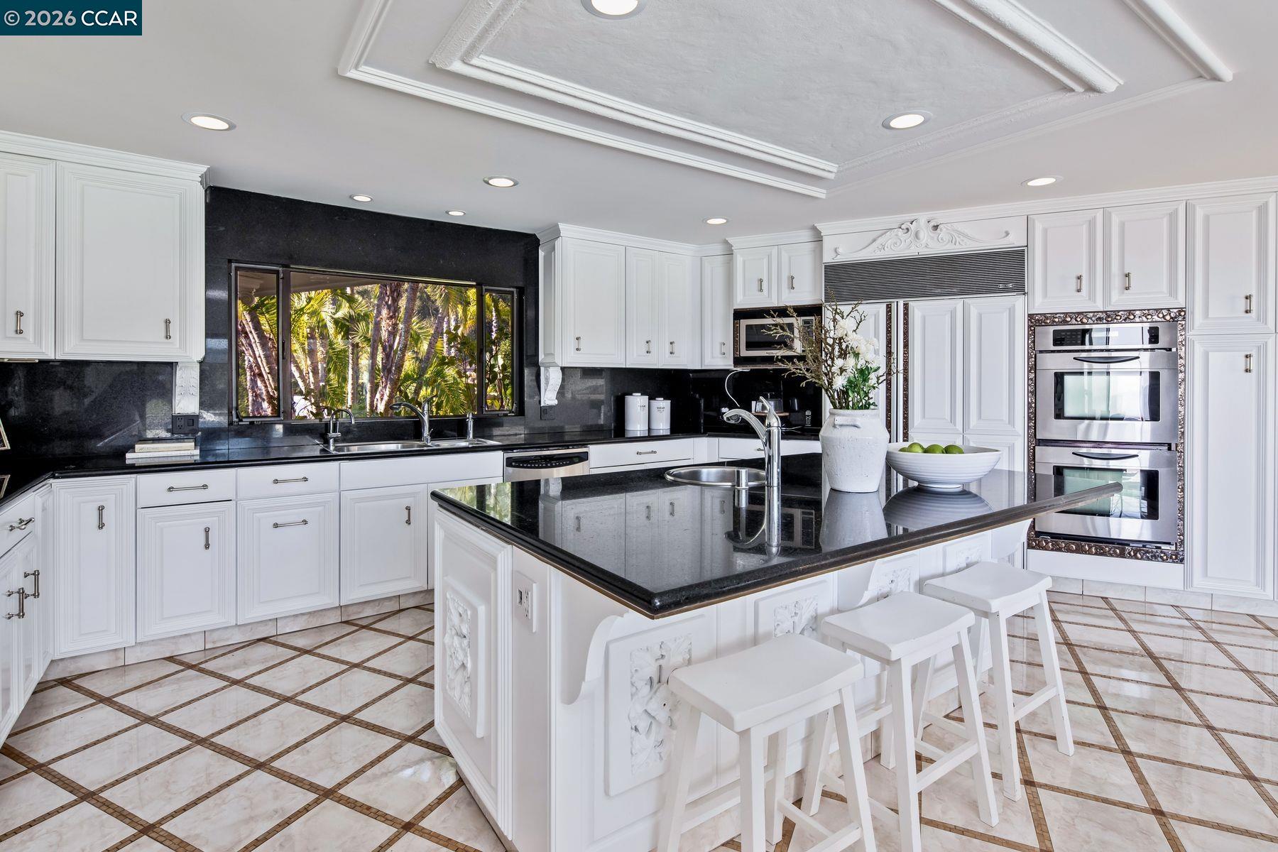 Detail Gallery Image 21 of 60 For 4146 Canyon Rd, Lafayette,  CA 94549 - 5 Beds | 6/1 Baths