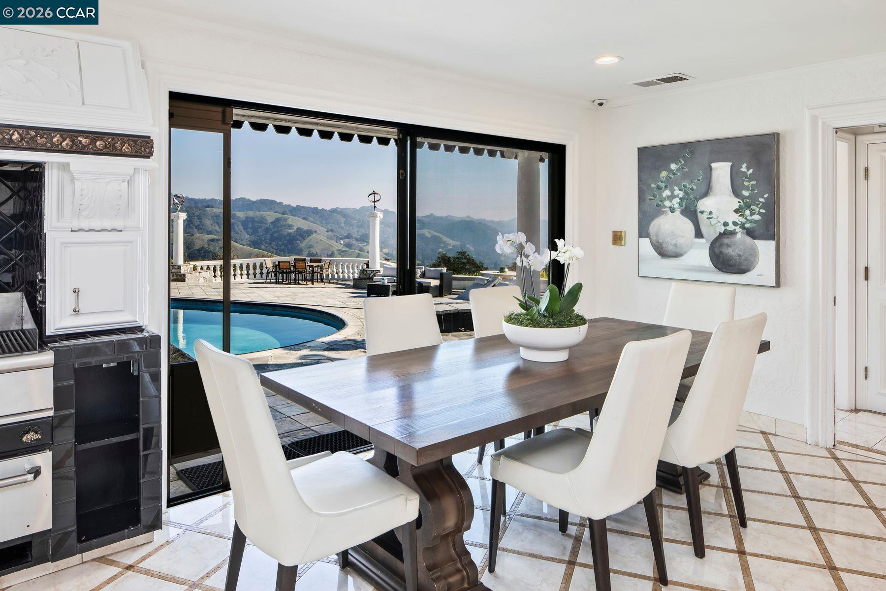 Detail Gallery Image 23 of 60 For 4146 Canyon Rd, Lafayette,  CA 94549 - 5 Beds | 6/1 Baths