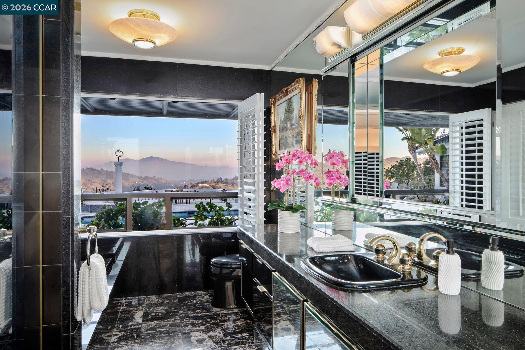 Detail Gallery Image 40 of 60 For 4146 Canyon Rd, Lafayette,  CA 94549 - 5 Beds | 6/1 Baths