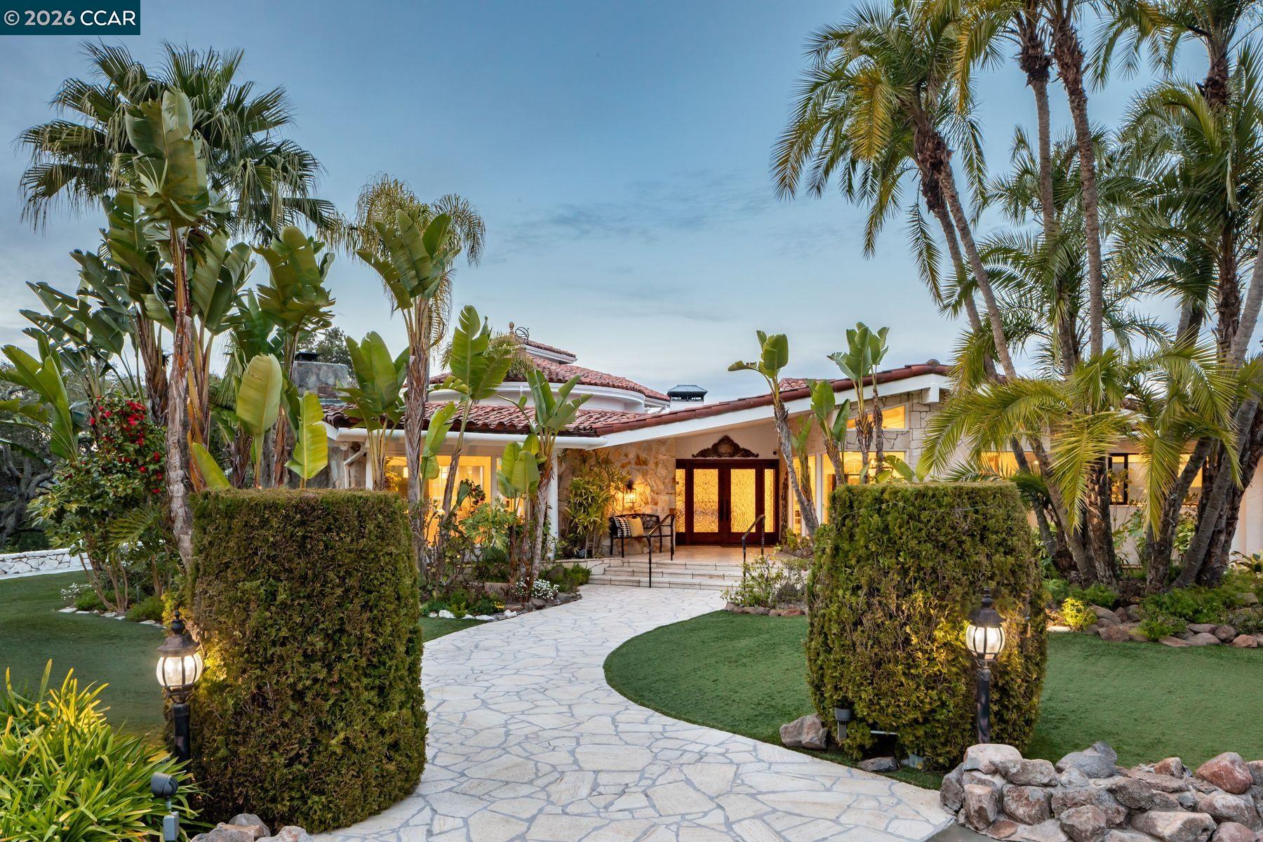 Detail Gallery Image 6 of 60 For 4146 Canyon Rd, Lafayette,  CA 94549 - 5 Beds | 6/1 Baths