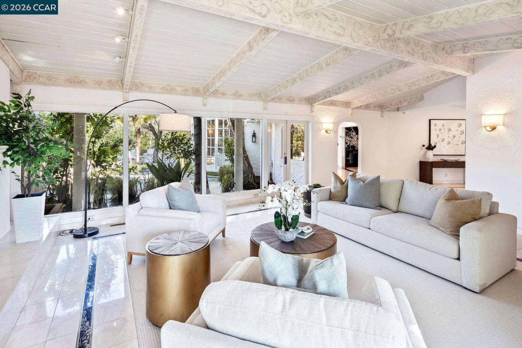 Detail Gallery Image 9 of 60 For 4146 Canyon Rd, Lafayette,  CA 94549 - 5 Beds | 6/1 Baths