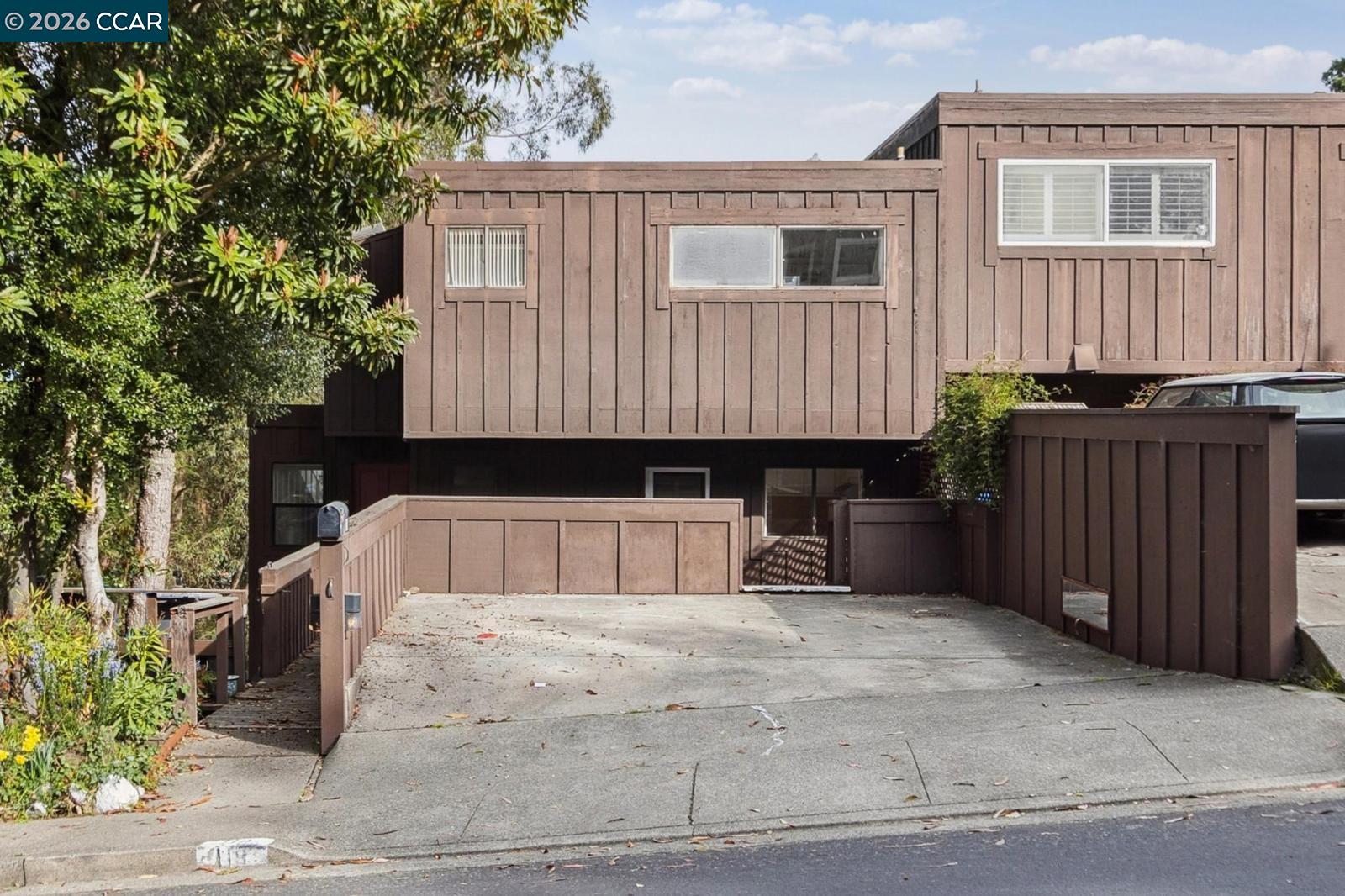 Detail Gallery Image 2 of 60 For 119 Lincoln Dr, Sausalito,  CA 94965 - 2 Beds | 2/1 Baths