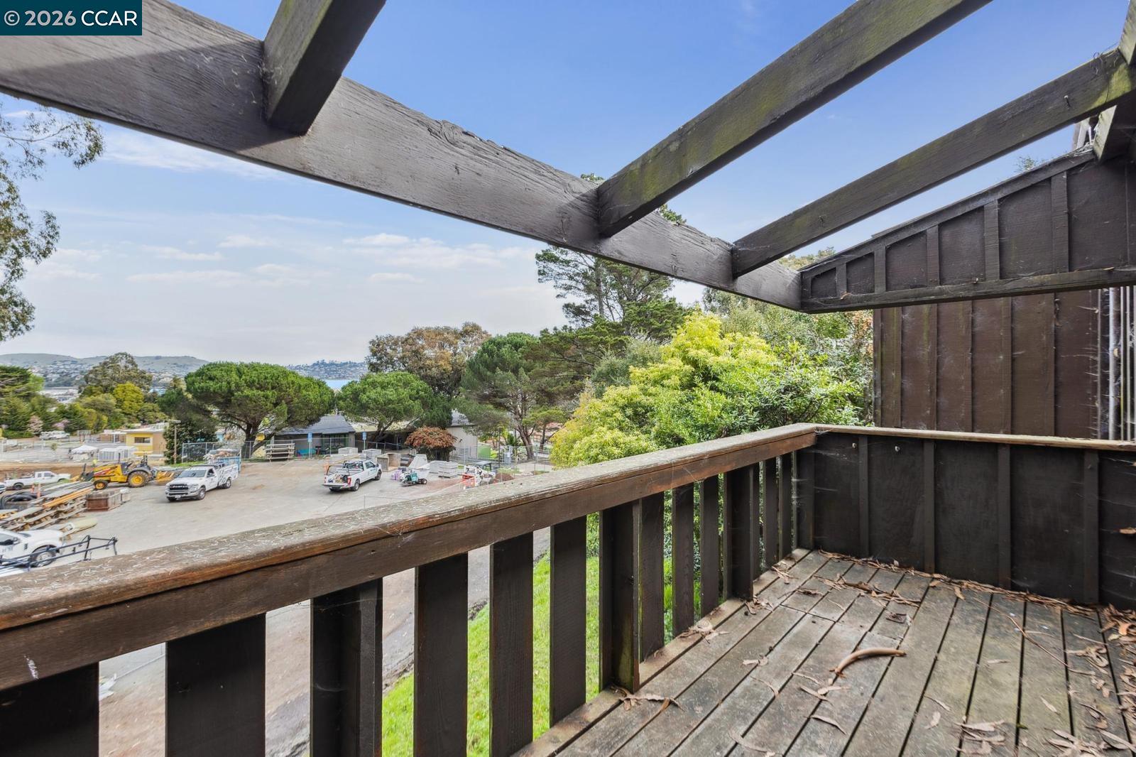 Detail Gallery Image 25 of 60 For 119 Lincoln Dr, Sausalito,  CA 94965 - 2 Beds | 2/1 Baths