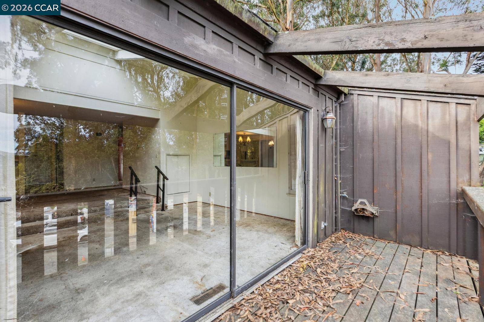 Detail Gallery Image 32 of 60 For 119 Lincoln Dr, Sausalito,  CA 94965 - 2 Beds | 2/1 Baths