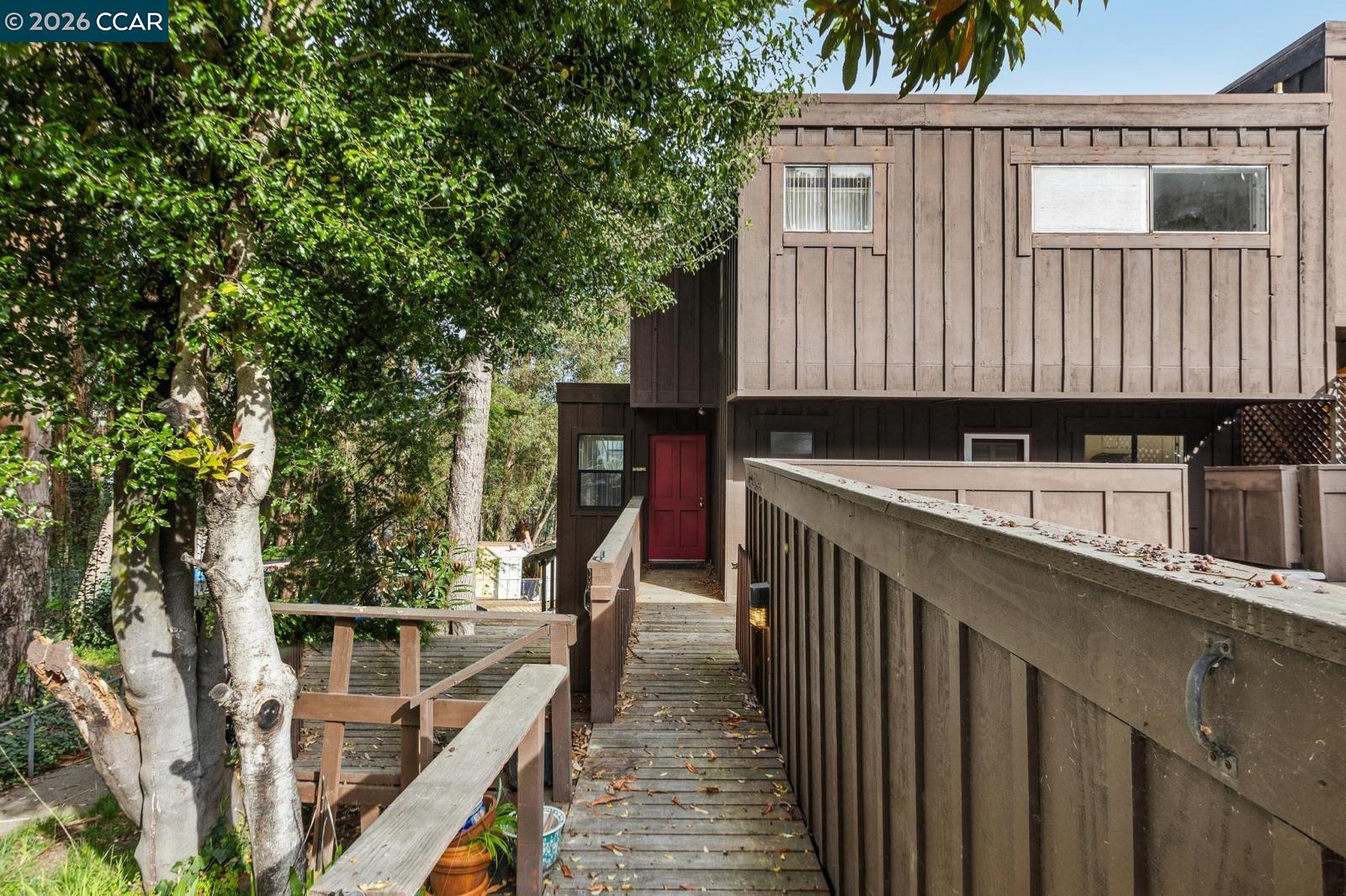 Detail Gallery Image 8 of 60 For 119 Lincoln Dr, Sausalito,  CA 94965 - 2 Beds | 2/1 Baths