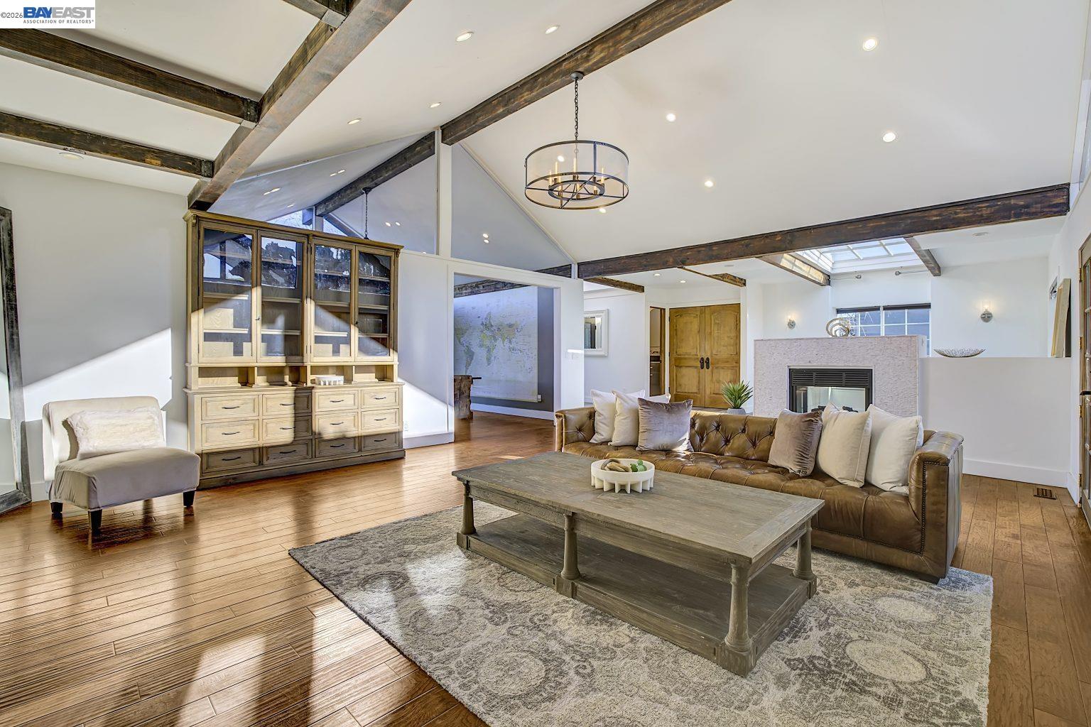 Detail Gallery Image 13 of 60 For 19029 Carlton Ave, Castro Valley,  CA 94546 - 4 Beds | 4/1 Baths