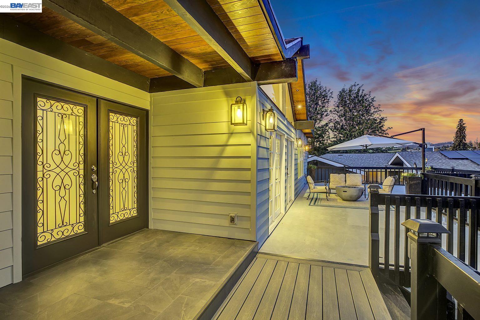 Detail Gallery Image 3 of 60 For 19029 Carlton Ave, Castro Valley,  CA 94546 - 4 Beds | 4/1 Baths