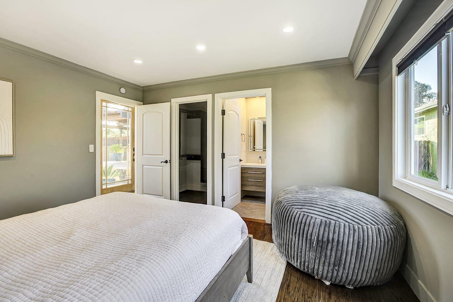 Detail Gallery Image 29 of 60 For 19029 Carlton Ave, Castro Valley,  CA 94546 - 4 Beds | 4/1 Baths