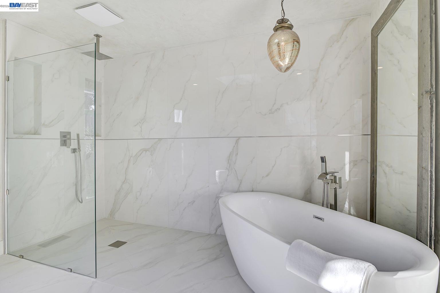 Detail Gallery Image 39 of 60 For 19029 Carlton Ave, Castro Valley,  CA 94546 - 4 Beds | 4/1 Baths