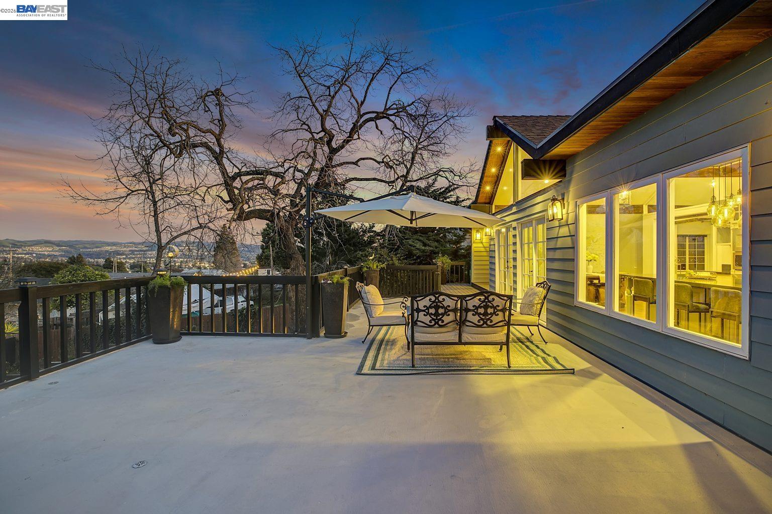 Detail Gallery Image 5 of 60 For 19029 Carlton Ave, Castro Valley,  CA 94546 - 4 Beds | 4/1 Baths