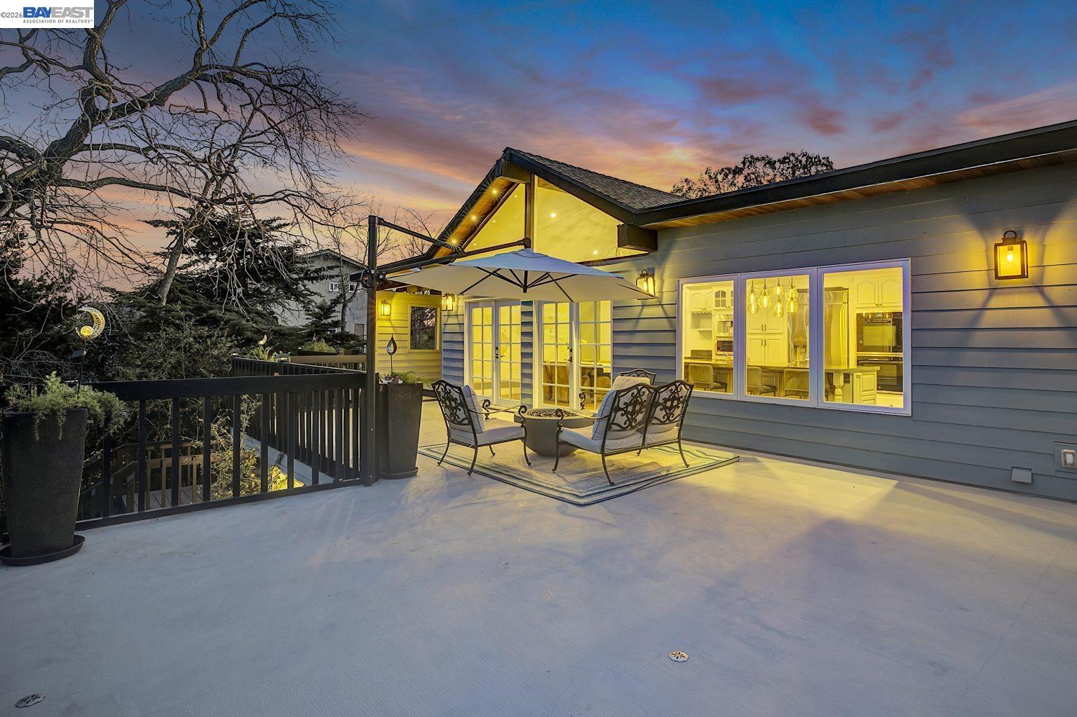 Detail Gallery Image 8 of 60 For 19029 Carlton Ave, Castro Valley,  CA 94546 - 4 Beds | 4/1 Baths