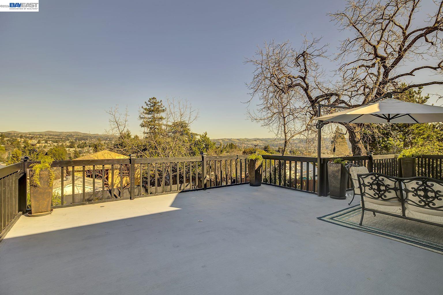 Detail Gallery Image 9 of 60 For 19029 Carlton Ave, Castro Valley,  CA 94546 - 4 Beds | 4/1 Baths