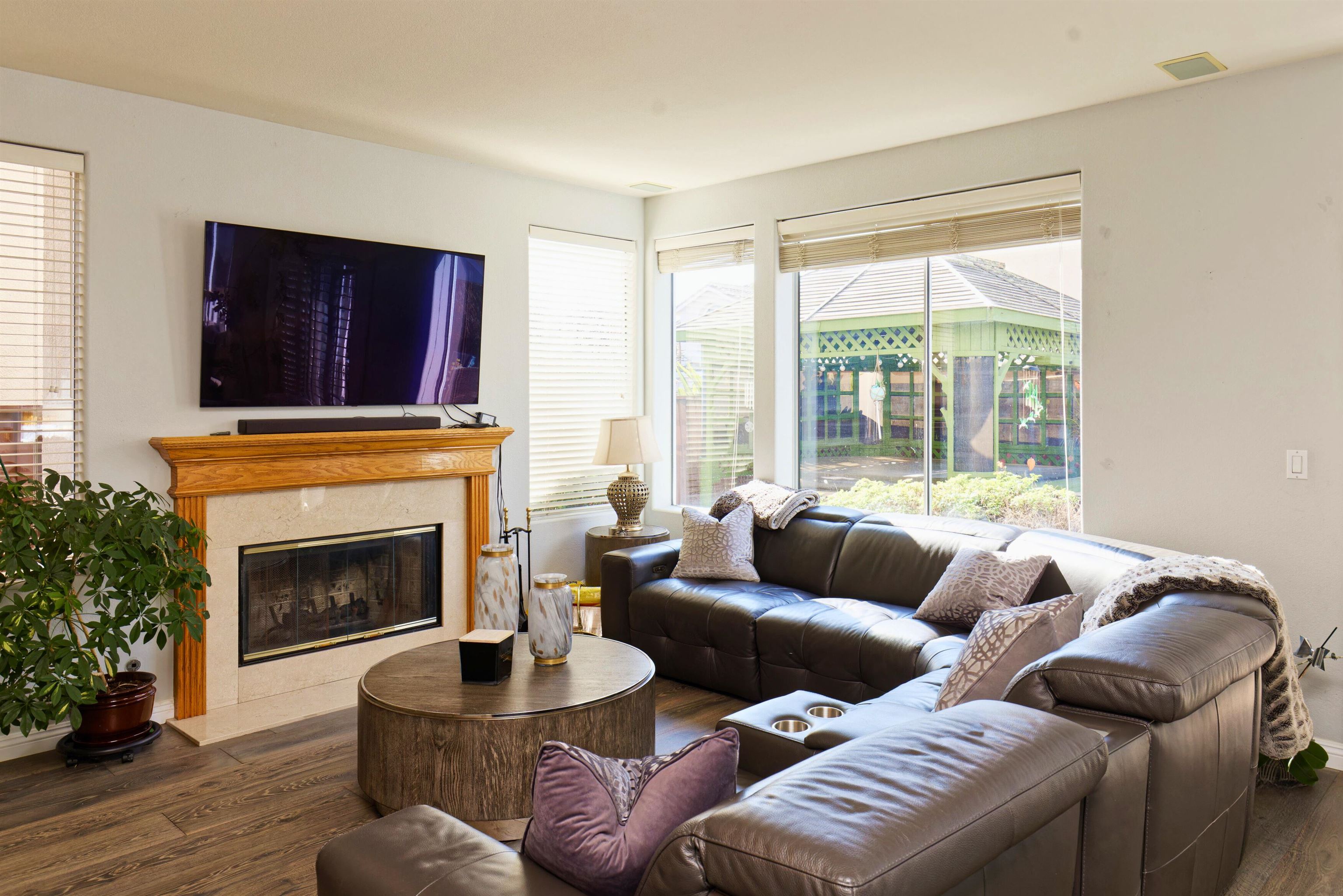 Detail Gallery Image 13 of 46 For 15109 Shining Star Ln, San Leandro,  CA 94579 - 4 Beds | 3 Baths