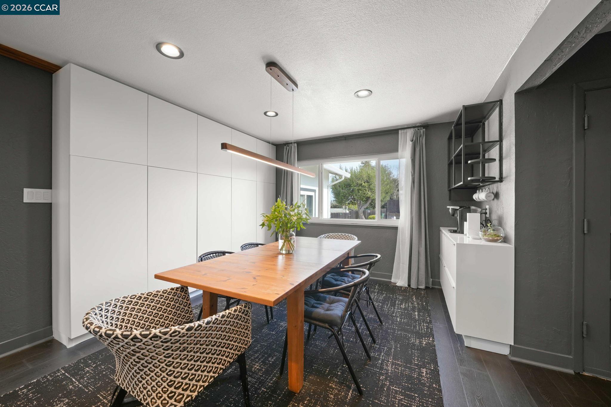 Detail Gallery Image 12 of 35 For 4320 Hillview Dr, Pittsburg,  CA 94565 - 3 Beds | 2 Baths