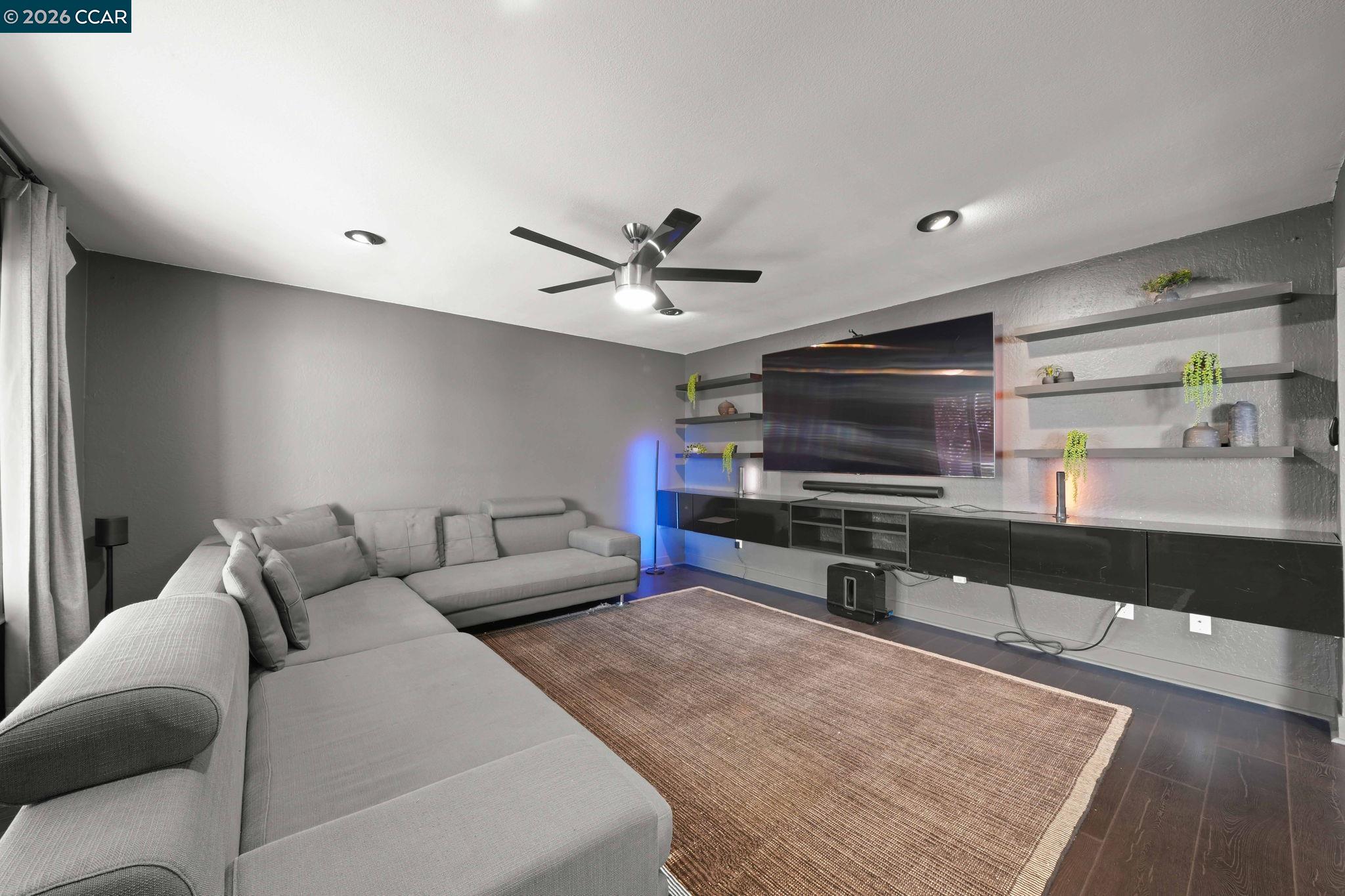 Detail Gallery Image 6 of 35 For 4320 Hillview Dr, Pittsburg,  CA 94565 - 3 Beds | 2 Baths