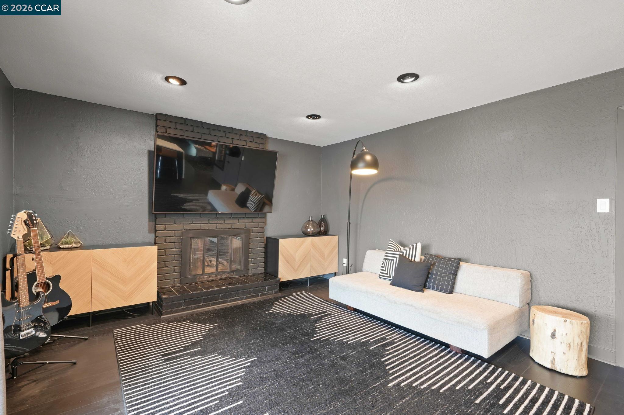 Detail Gallery Image 10 of 35 For 4320 Hillview Dr, Pittsburg,  CA 94565 - 3 Beds | 2 Baths