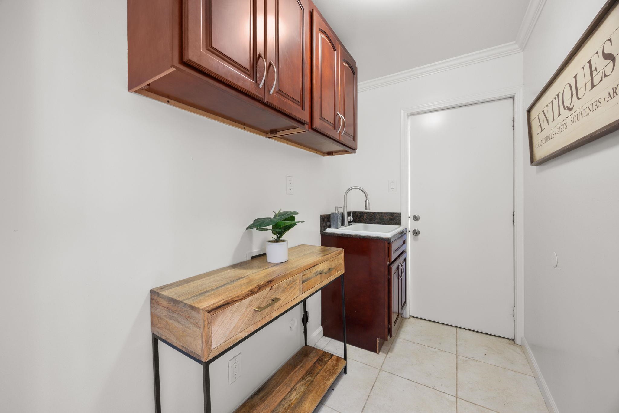 Detail Gallery Image 15 of 19 For 4103 Dickson Ct., Oakland,  CA 94605 - 3 Beds | 1 Baths