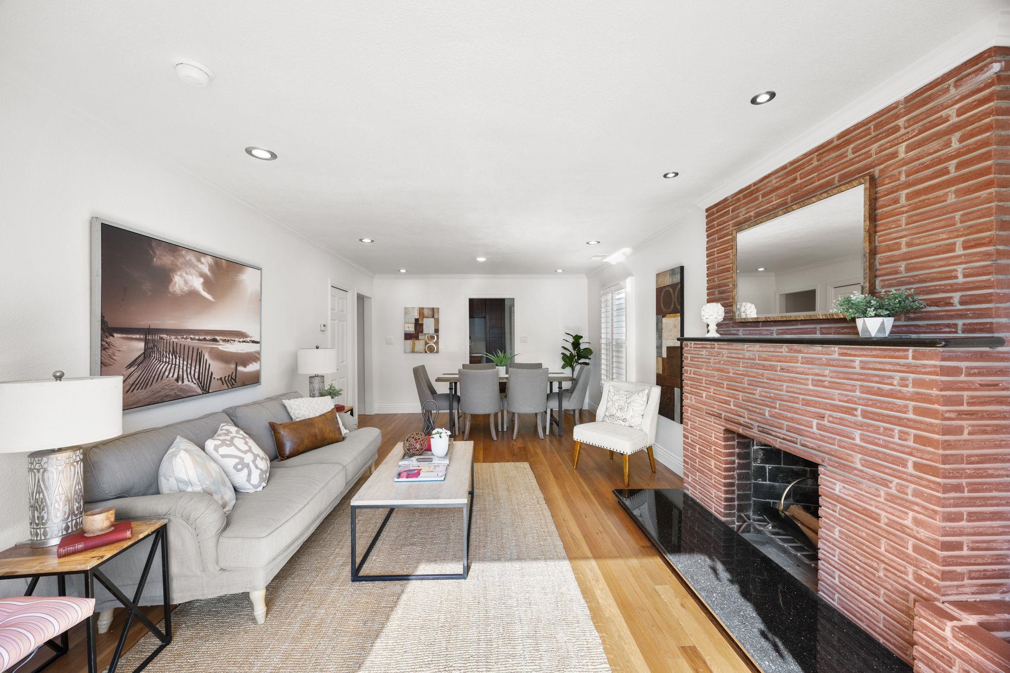 Detail Gallery Image 6 of 19 For 4103 Dickson Ct., Oakland,  CA 94605 - 3 Beds | 1 Baths