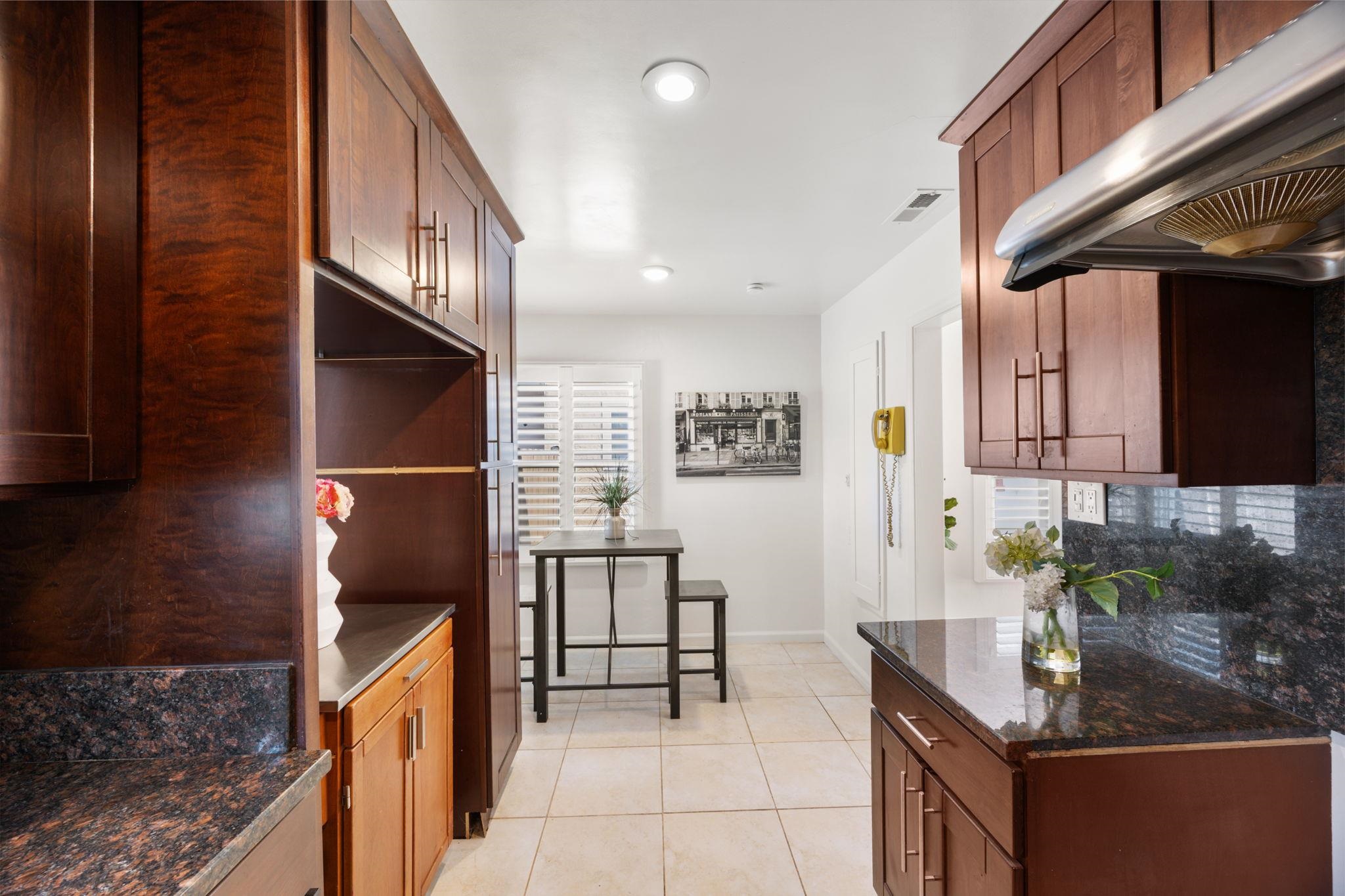 Detail Gallery Image 9 of 19 For 4103 Dickson Ct., Oakland,  CA 94605 - 3 Beds | 1 Baths