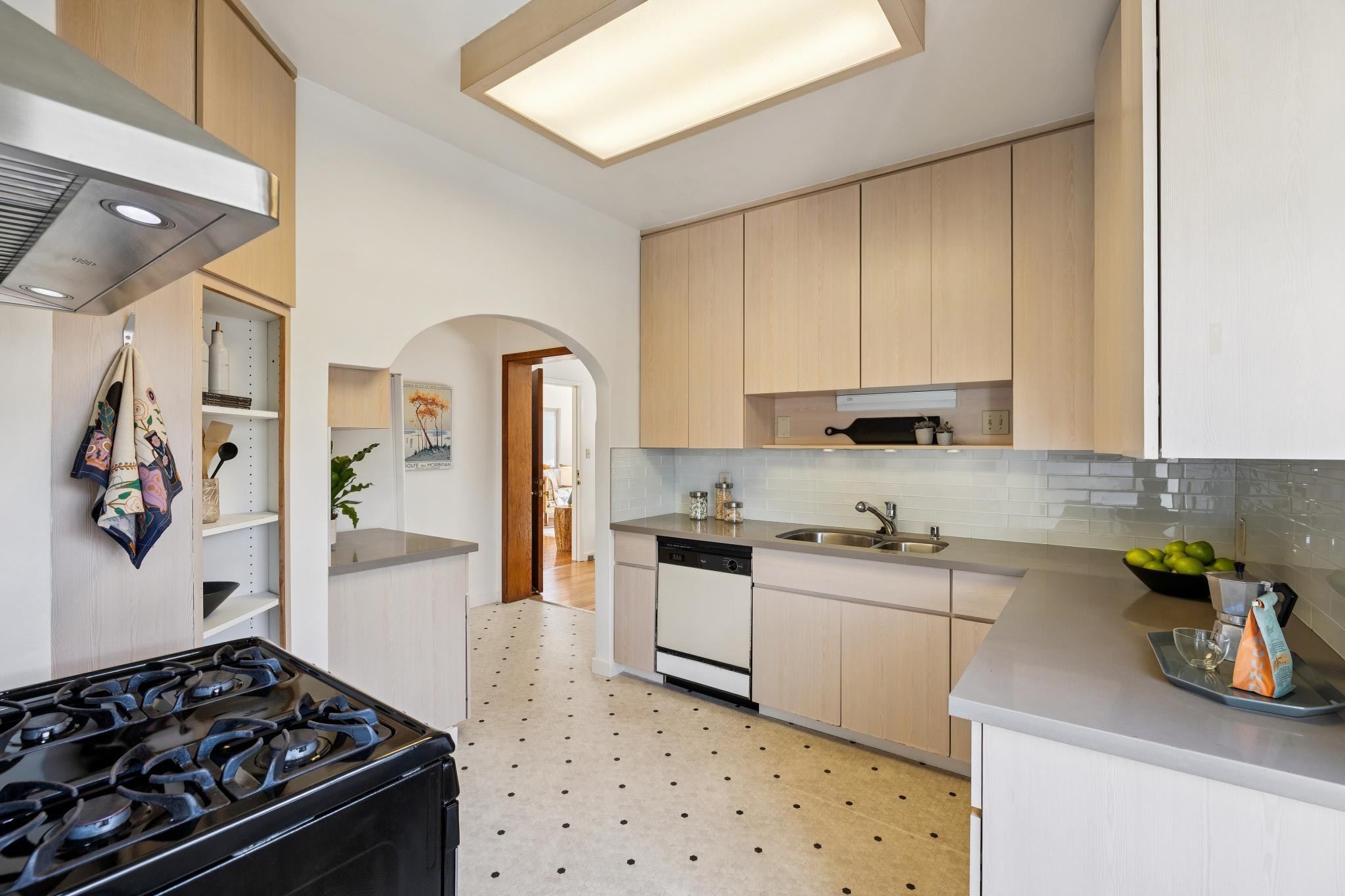 Detail Gallery Image 15 of 45 For 5622 Huntington Ave, Richmond,  CA 94804 - 4 Beds | 2/1 Baths