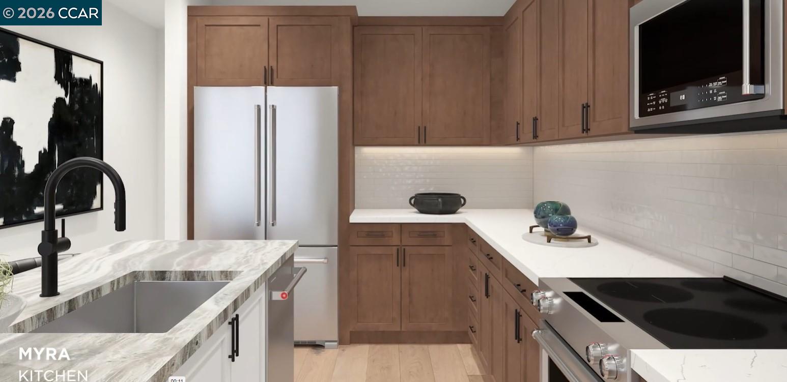 Detail Gallery Image 2 of 13 For 660 S Main Street, Milpitas,  CA 95035 - 3 Beds | 3 Baths