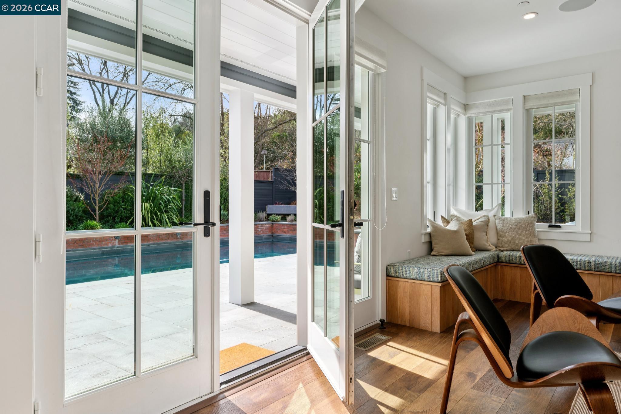 Detail Gallery Image 9 of 60 For 3545 O'conner Dr, Lafayette,  CA 94549 - 5 Beds | 5/1 Baths