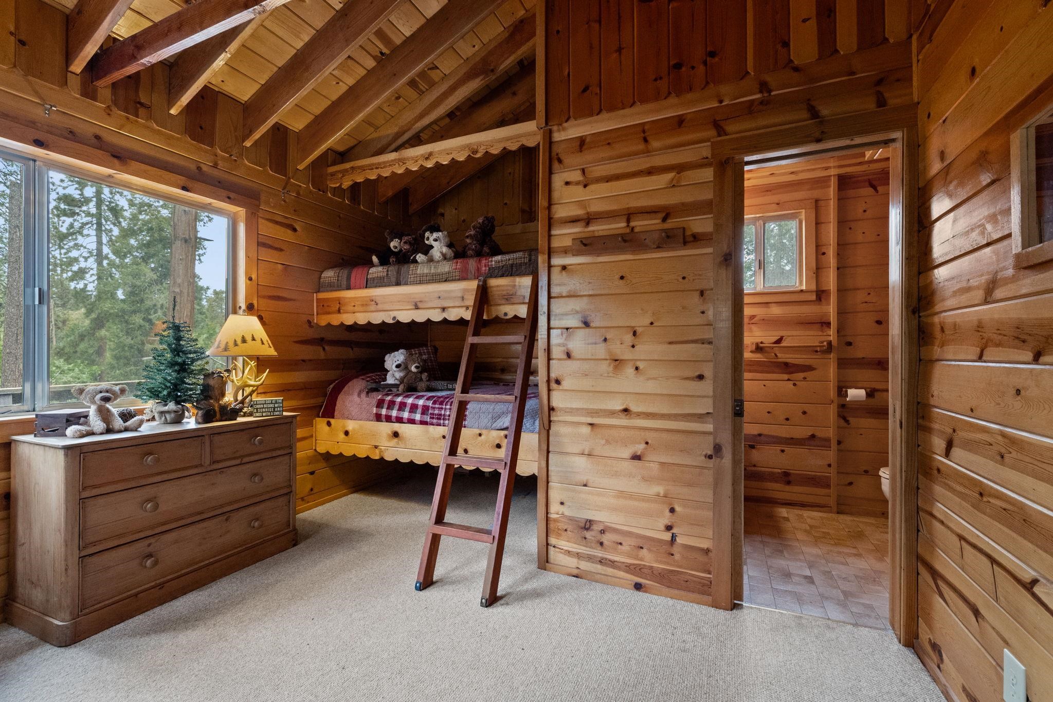 Detail Gallery Image 18 of 35 For 20431 Kutci Dr, Mi Wuk Village,  CA 95346 - 2 Beds | 3/1 Baths