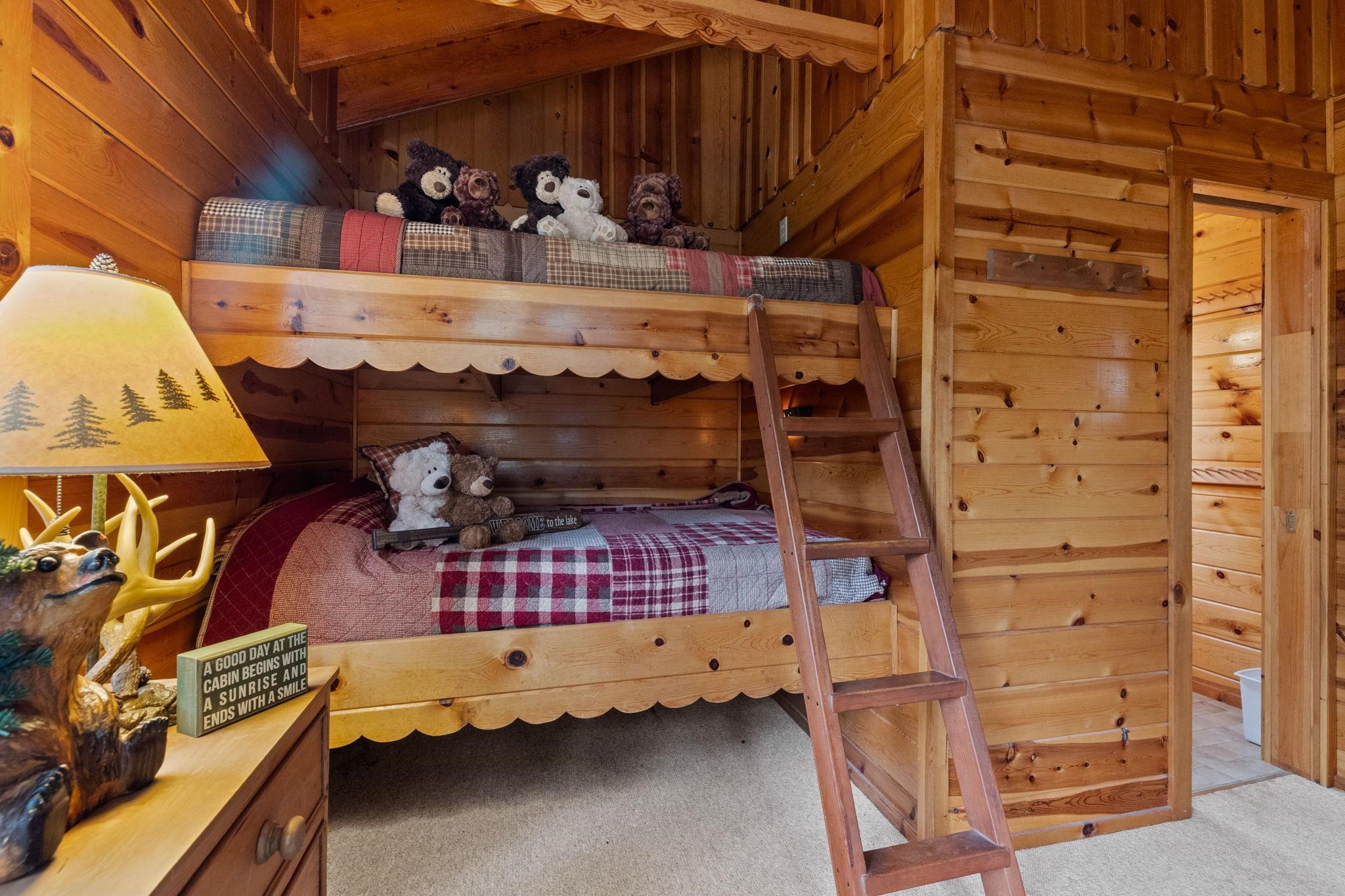 Detail Gallery Image 19 of 35 For 20431 Kutci Dr, Mi Wuk Village,  CA 95346 - 2 Beds | 3/1 Baths