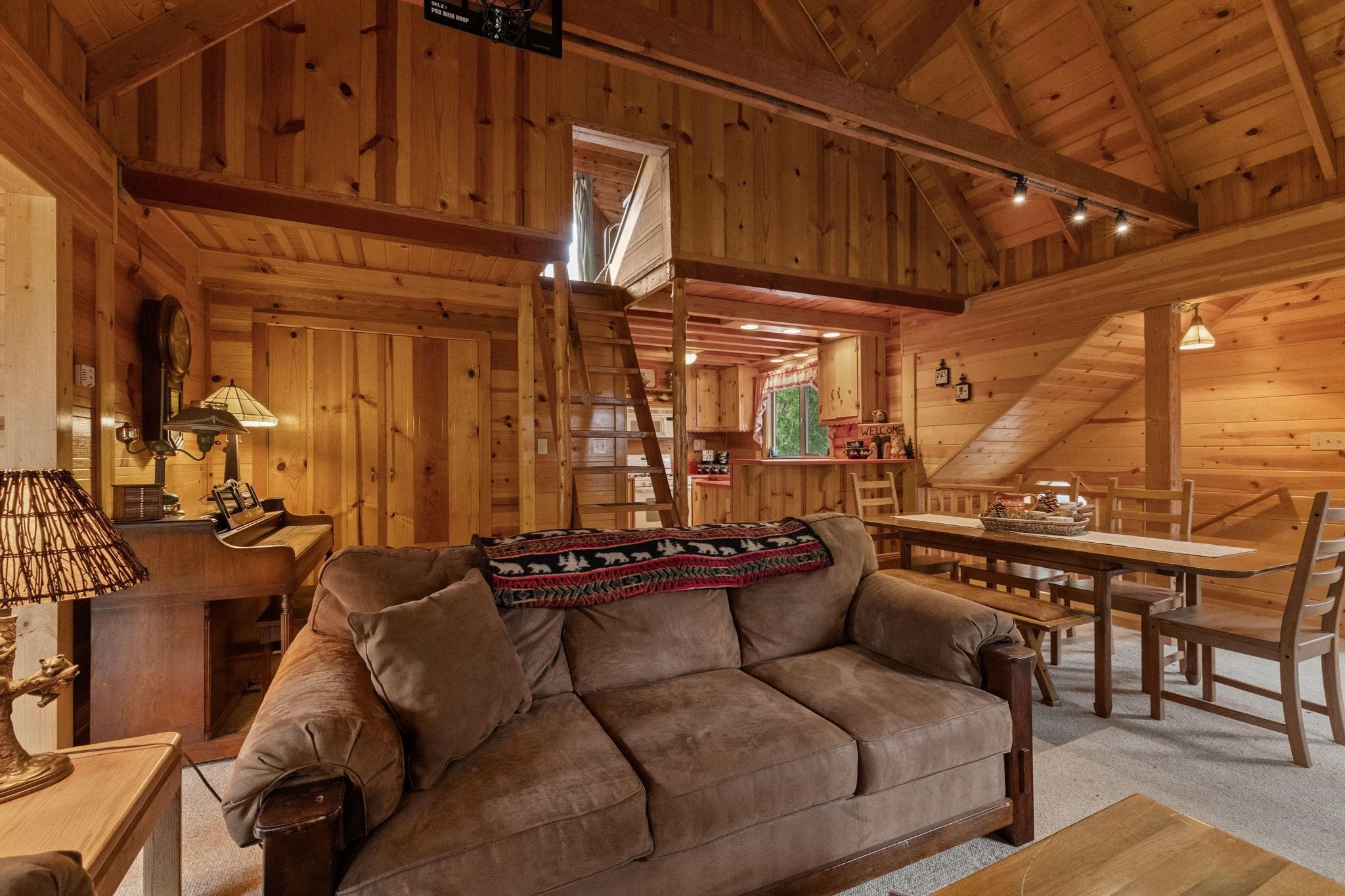 Detail Gallery Image 6 of 35 For 20431 Kutci Dr, Mi Wuk Village,  CA 95346 - 2 Beds | 3/1 Baths