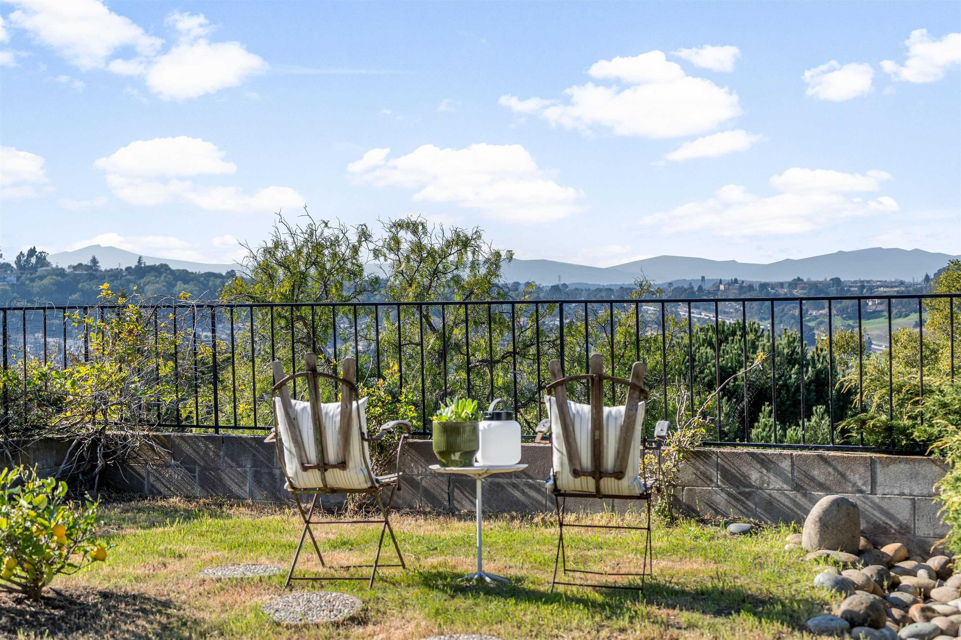 Detail Gallery Image 40 of 60 For 2662 Carmelita Way, Pinole,  CA 94564 - 3 Beds | 2 Baths