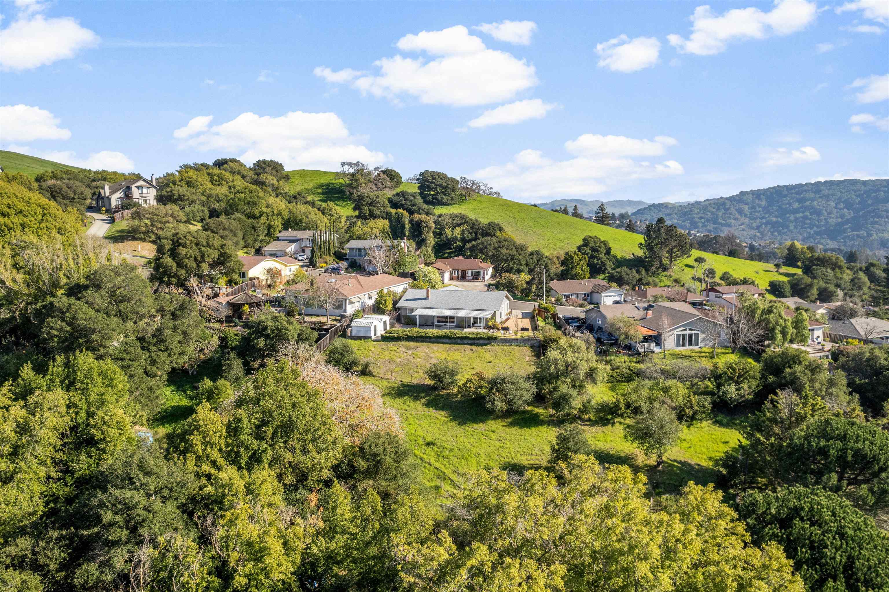 Detail Gallery Image 46 of 60 For 2662 Carmelita Way, Pinole,  CA 94564 - 3 Beds | 2 Baths