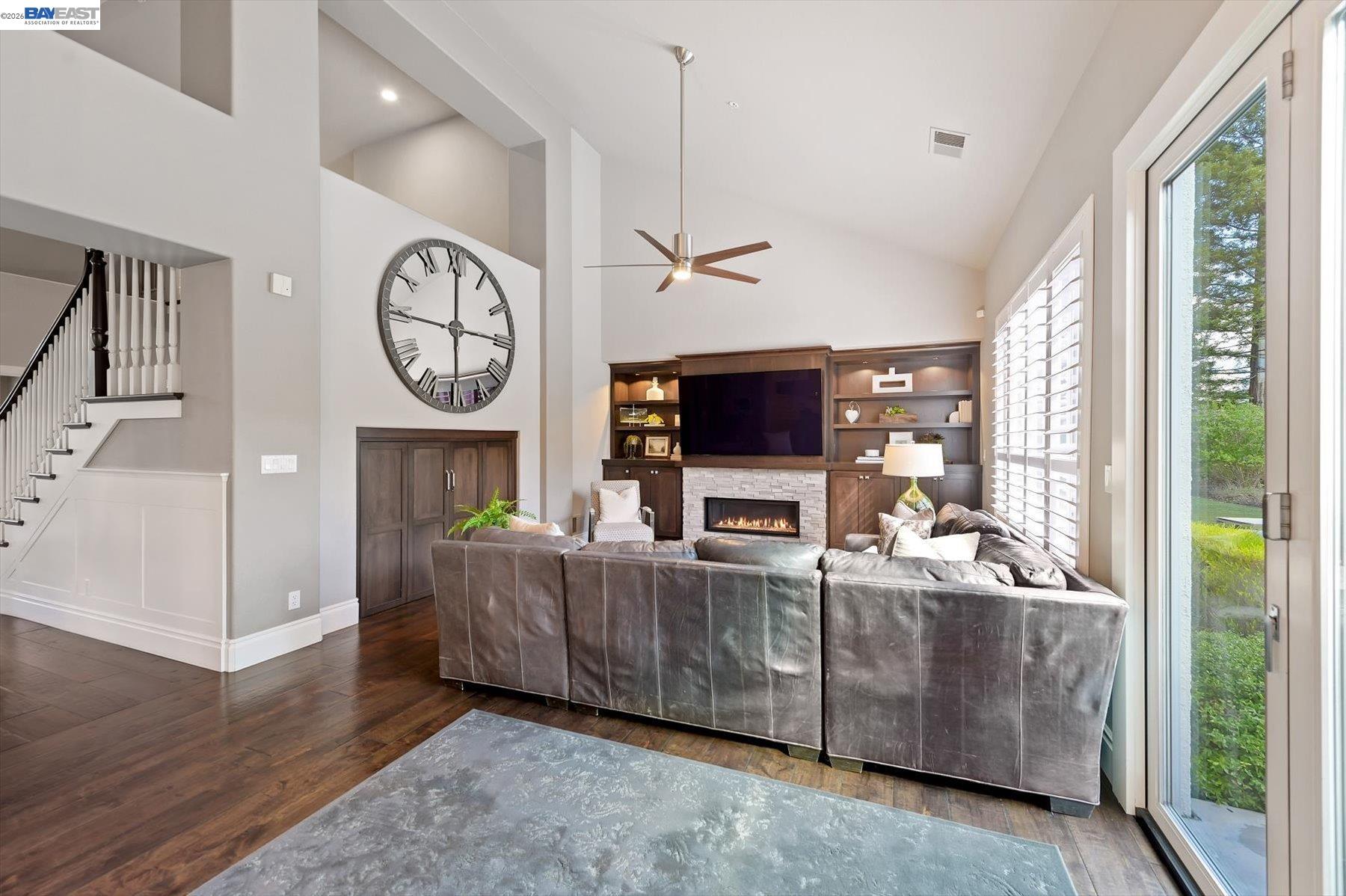 Detail Gallery Image 11 of 60 For 2577 Arlotta Pl, Pleasanton,  CA 94588 - 5 Beds | 3/1 Baths