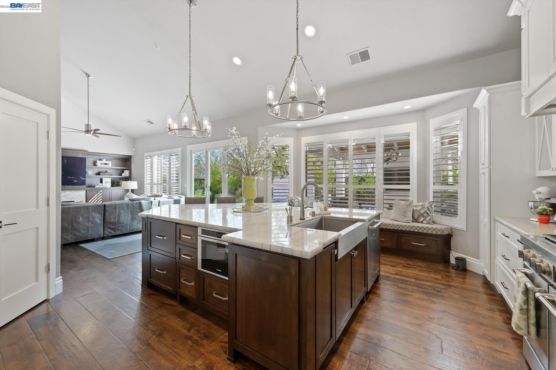 Detail Gallery Image 13 of 60 For 2577 Arlotta Pl, Pleasanton,  CA 94588 - 5 Beds | 3/1 Baths