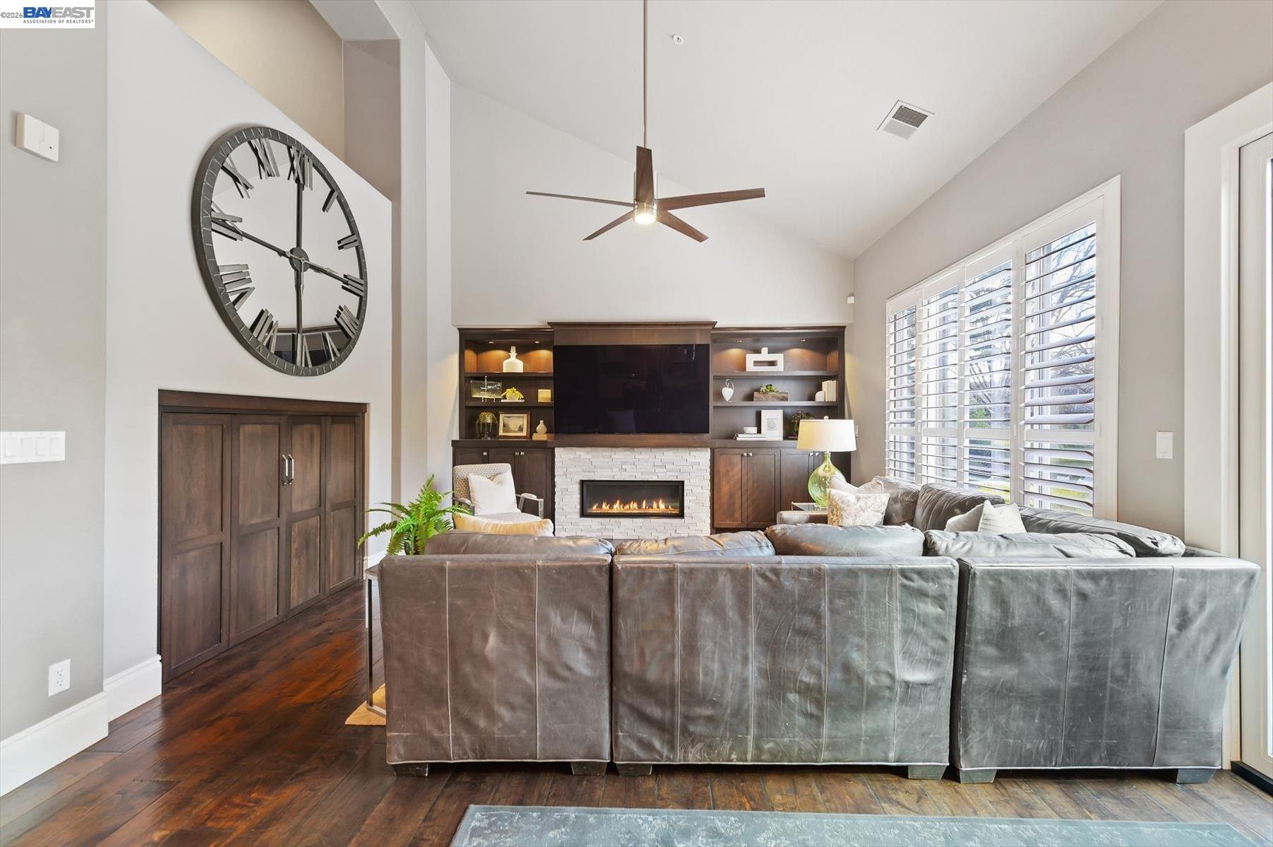 Detail Gallery Image 14 of 60 For 2577 Arlotta Pl, Pleasanton,  CA 94588 - 5 Beds | 3/1 Baths